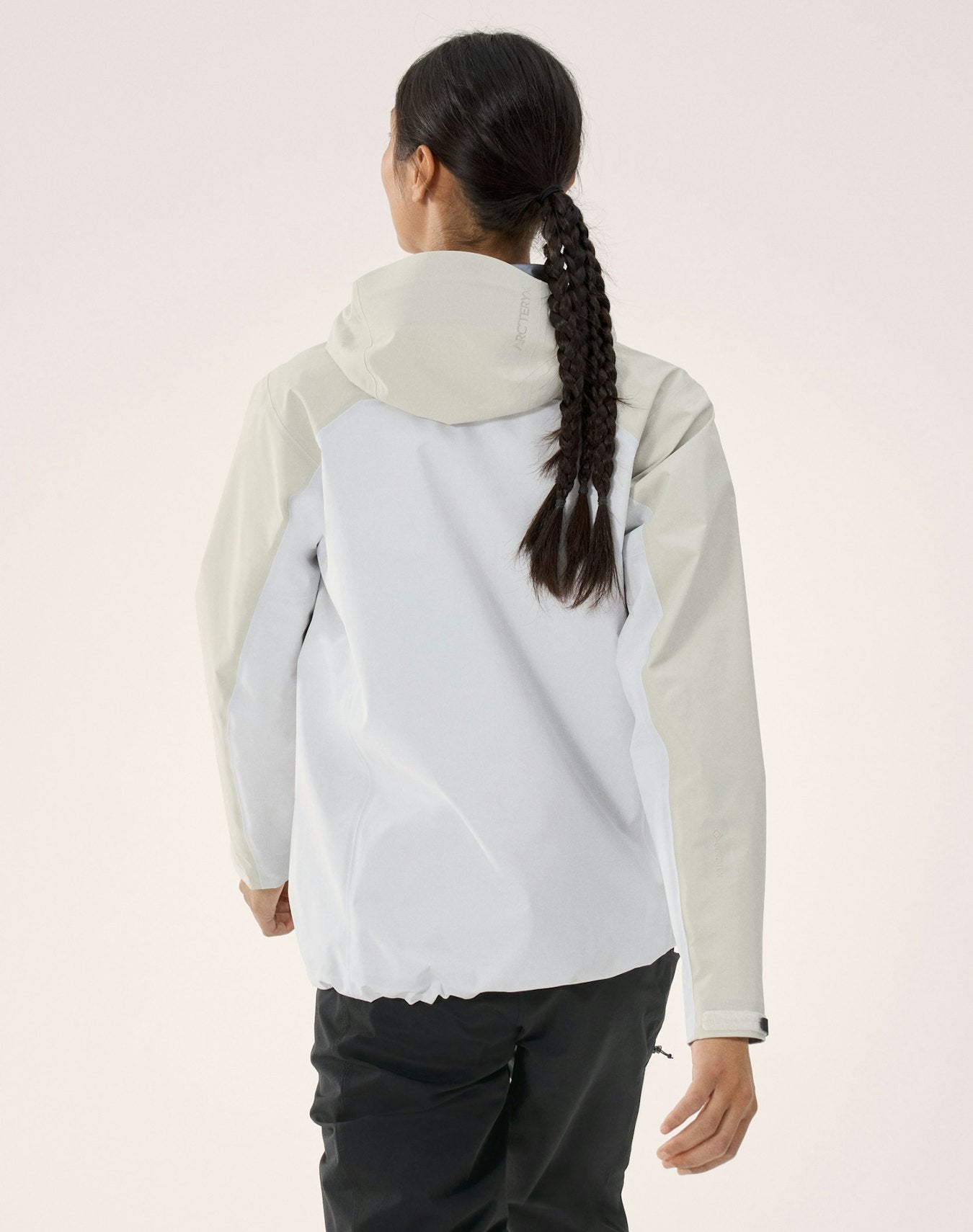 Arc'teryx Beta Jacket Women's - Sea Salt / Arctic Silk