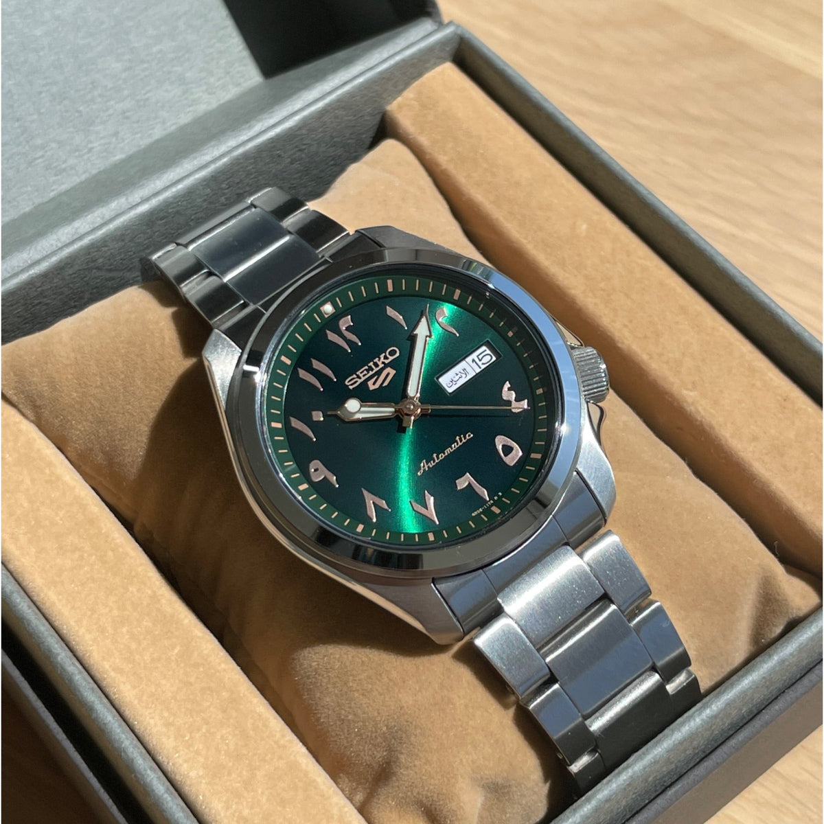 SEIKO Montre Seiko Arabic Dial Green SRPH49K1 Automatique
