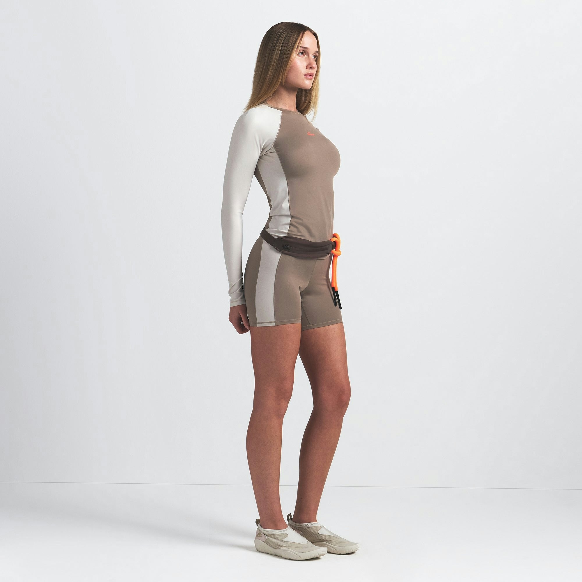 Skims Nikeskims Shine 5" Biker Short Truffle And Stone