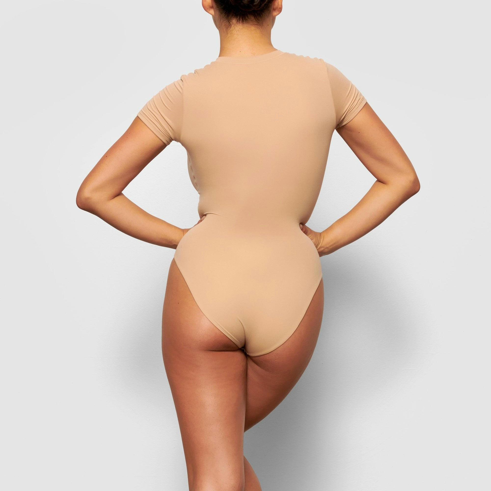 Skims Fits Everybody T-Shirt Bodysuit Clay