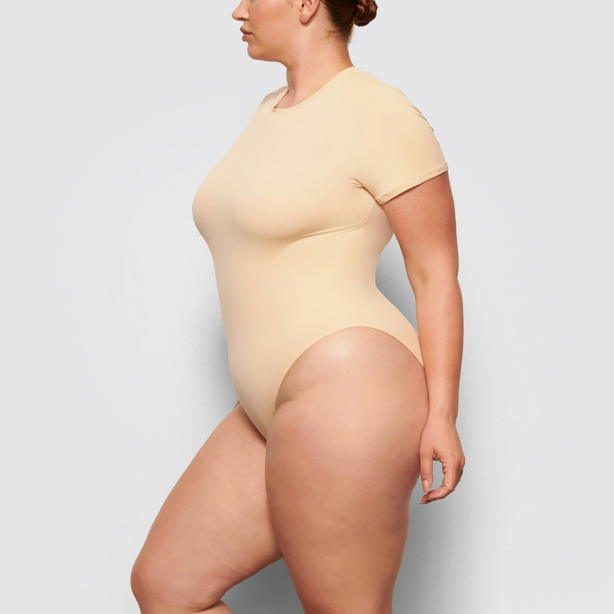 Skims Fits Everybody T-Shirt Bodysuit Sand