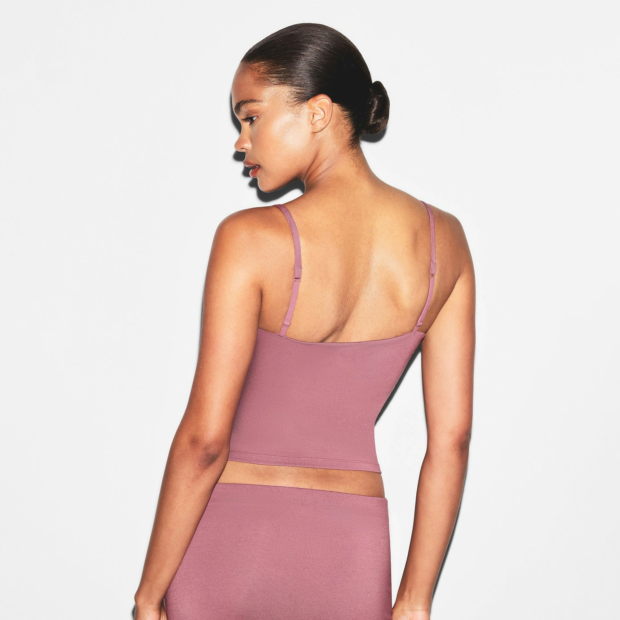 SMOOTH LAYERS SCOOP NECK CAMI