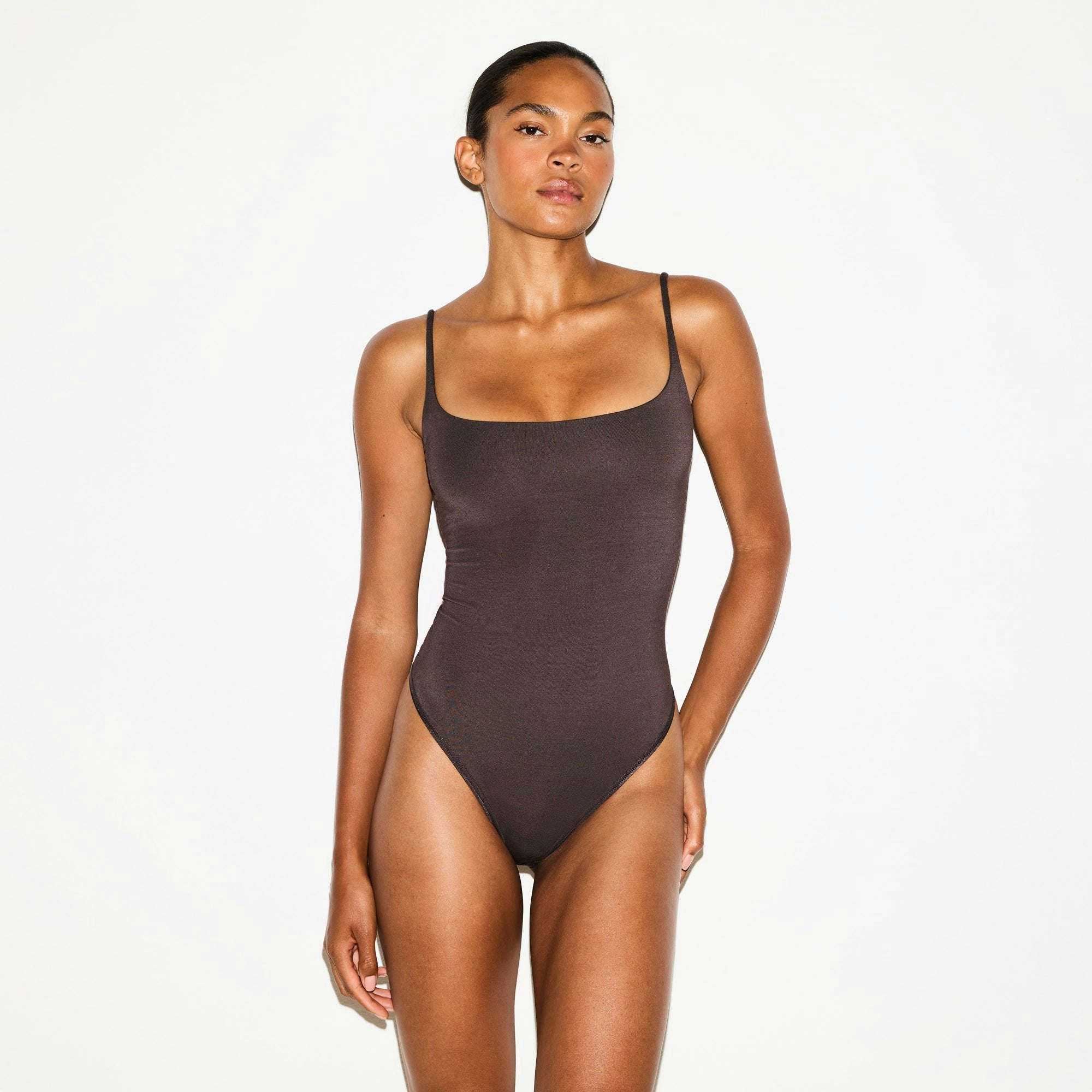 SMOOTH LAYERS SCOOP NECK BODYSUIT
