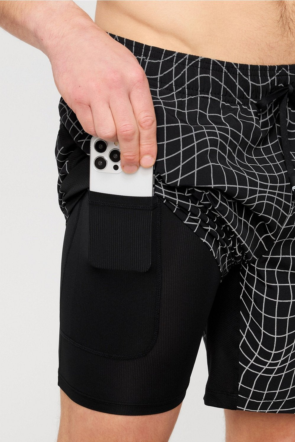 #color_black-griddy-reflective