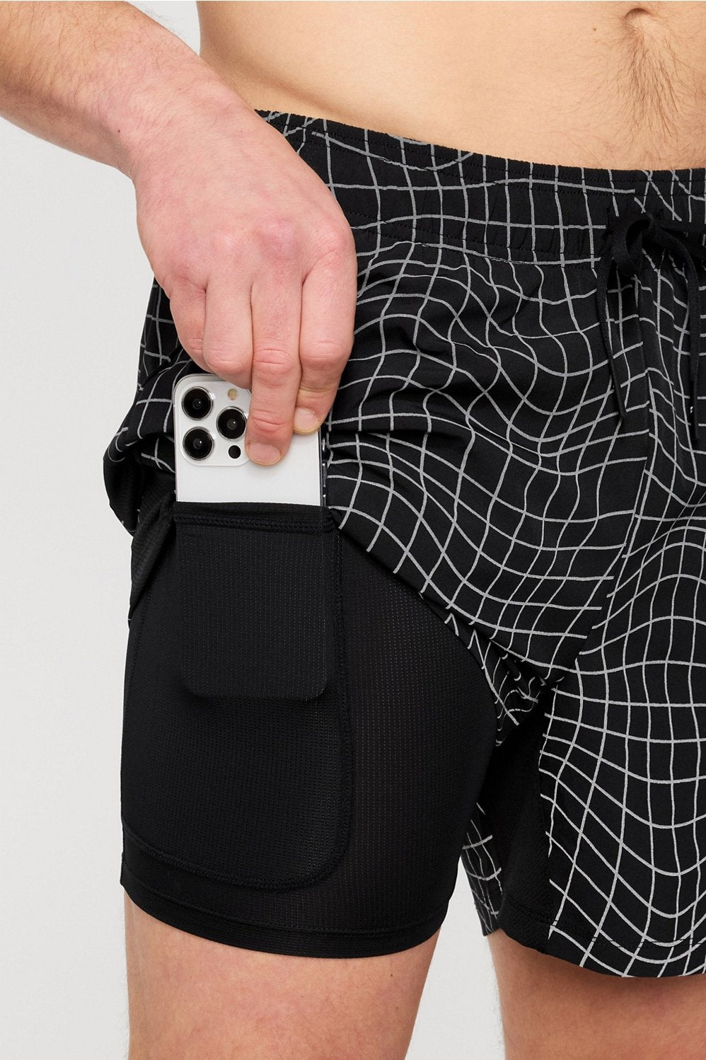 #color_black-griddy-reflective