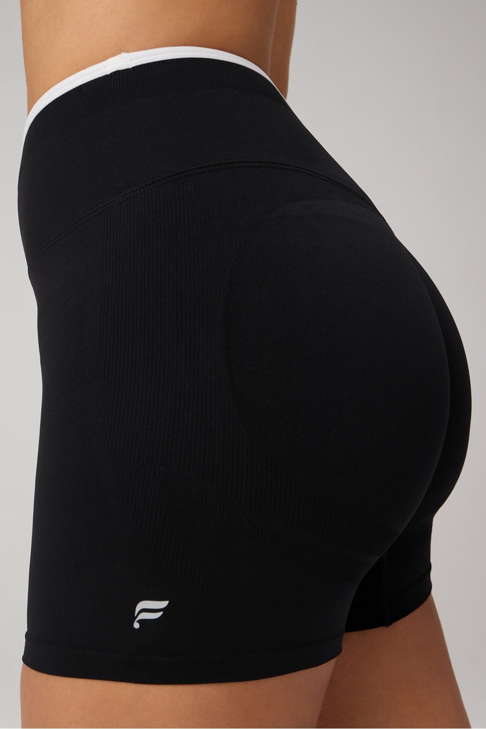 Fabletics Seamless Scrunch Short 4"