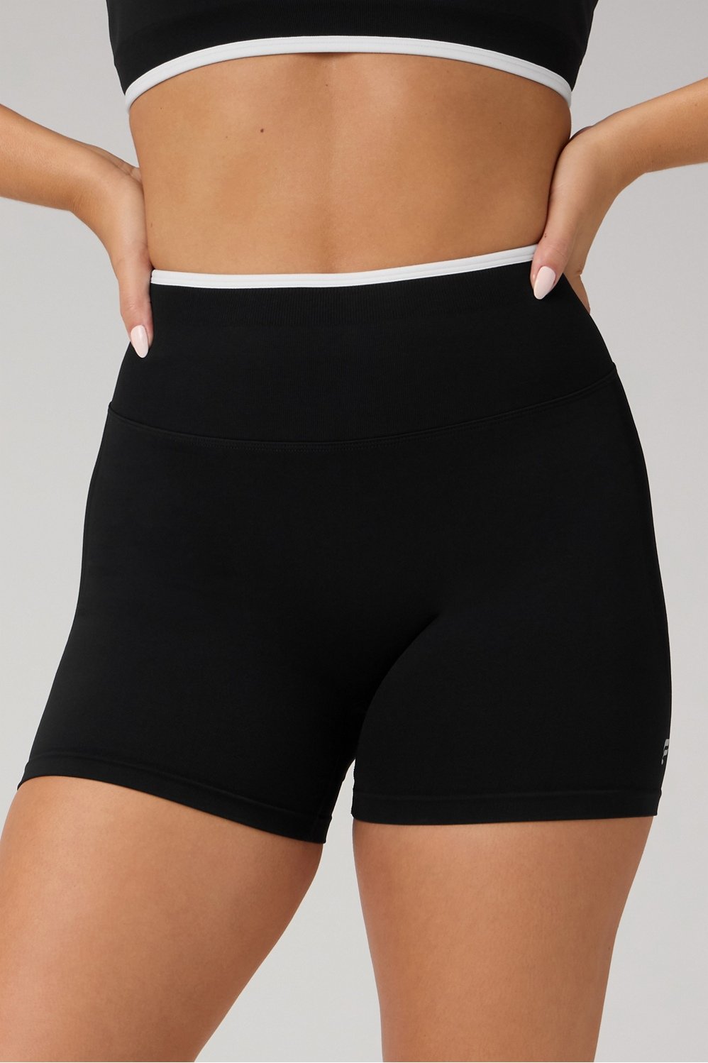 Fabletics Seamless Scrunch Short 4"