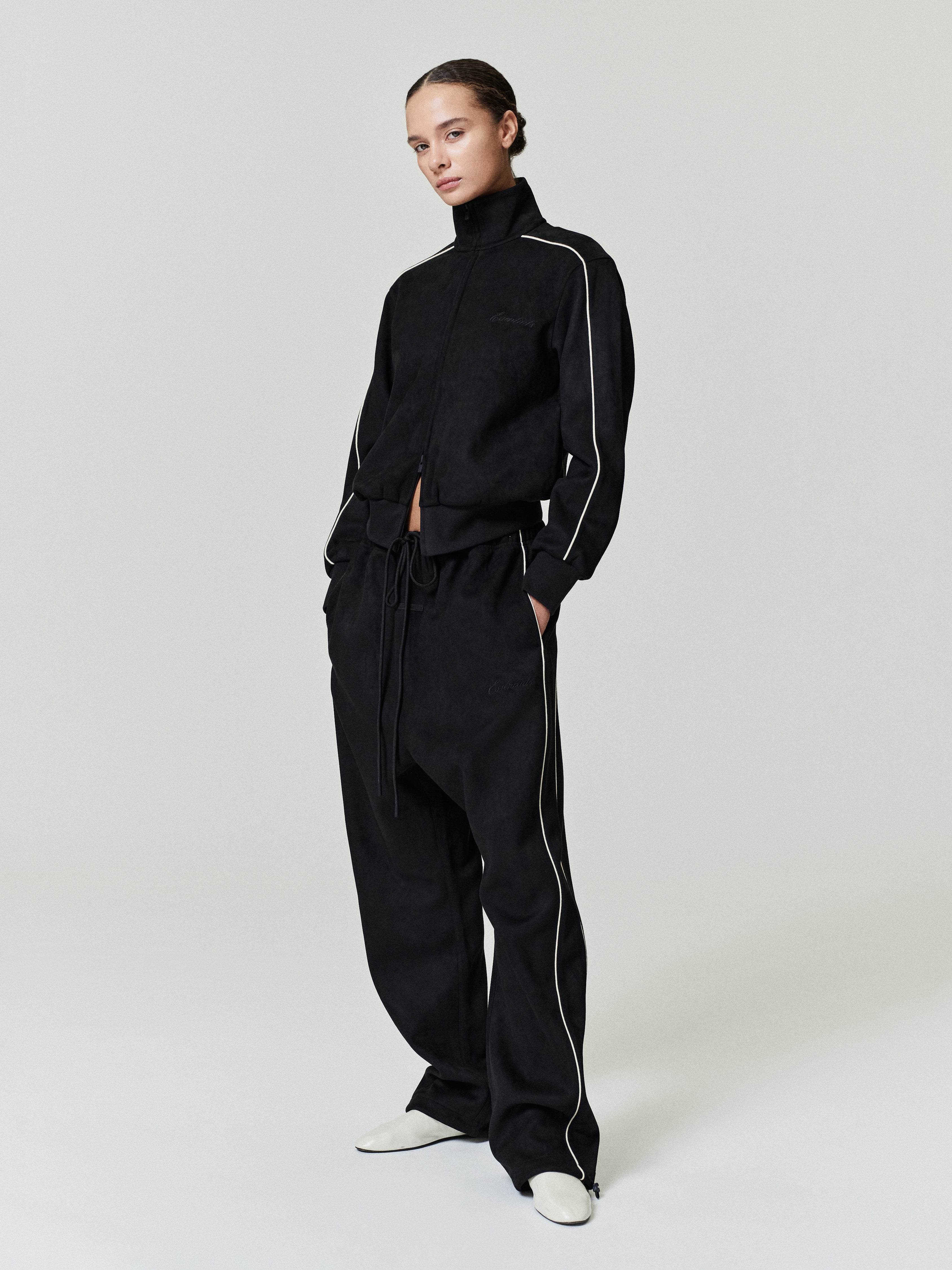 Essentials Suede Fleece Signature Relaxed Pant Vintage Black