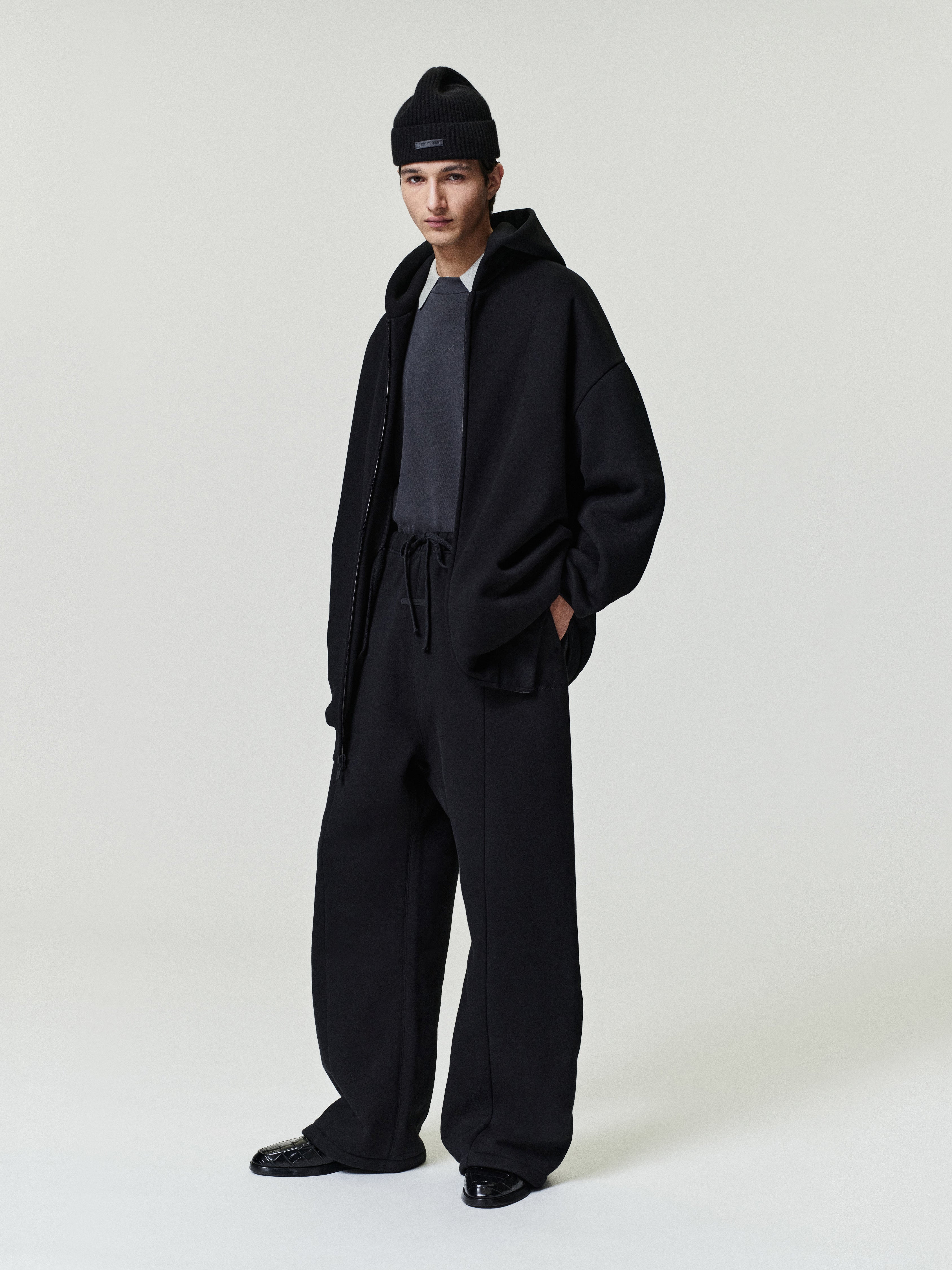 Essentials Cotton Canvas Pleat Front Pant Vintage Black