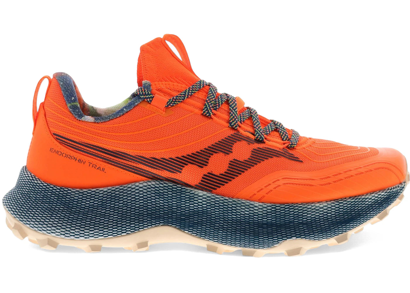 saucony endorphin trail campfire story orange