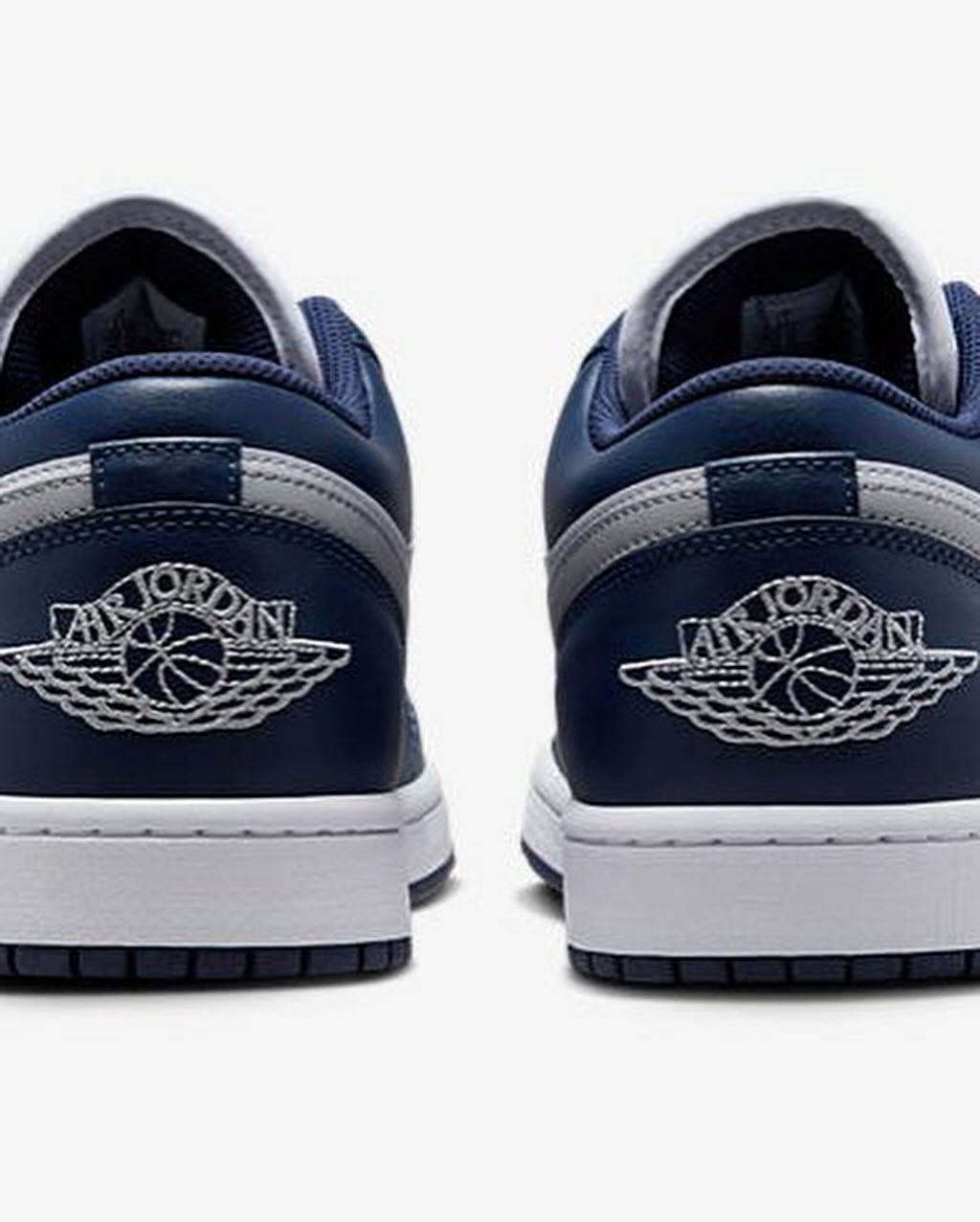 Air Jordan 1 Low Midnight Navy Wolf