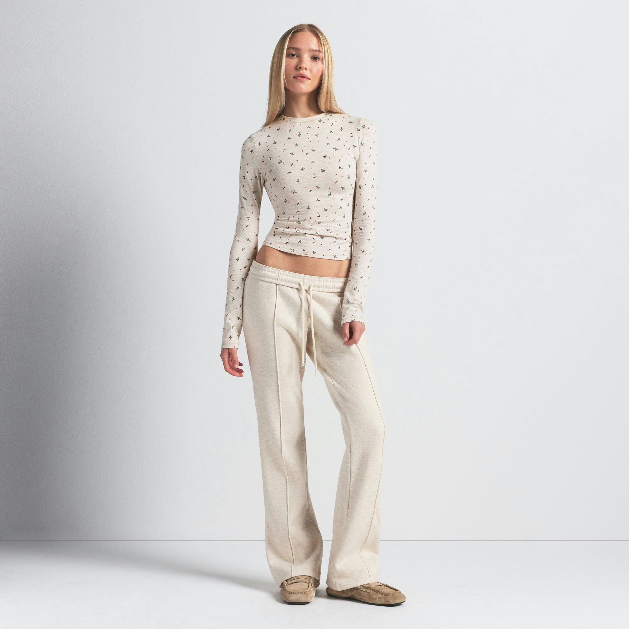 Skims Cotton Jersey Long Sleeve T-Shirt Oatmeal Heather Holly Print