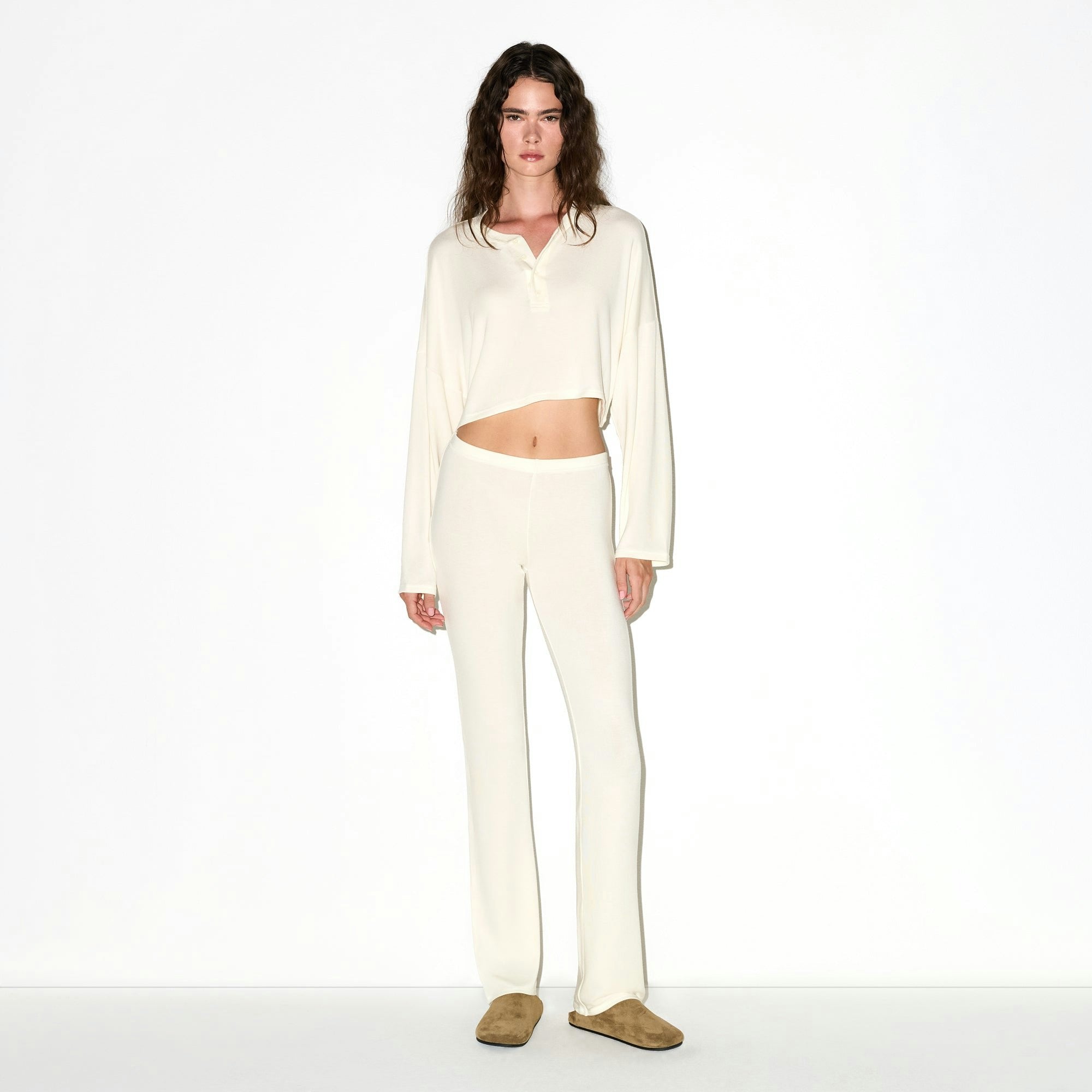 LIGHTWEIGHT MODAL CROPPED HENLEY