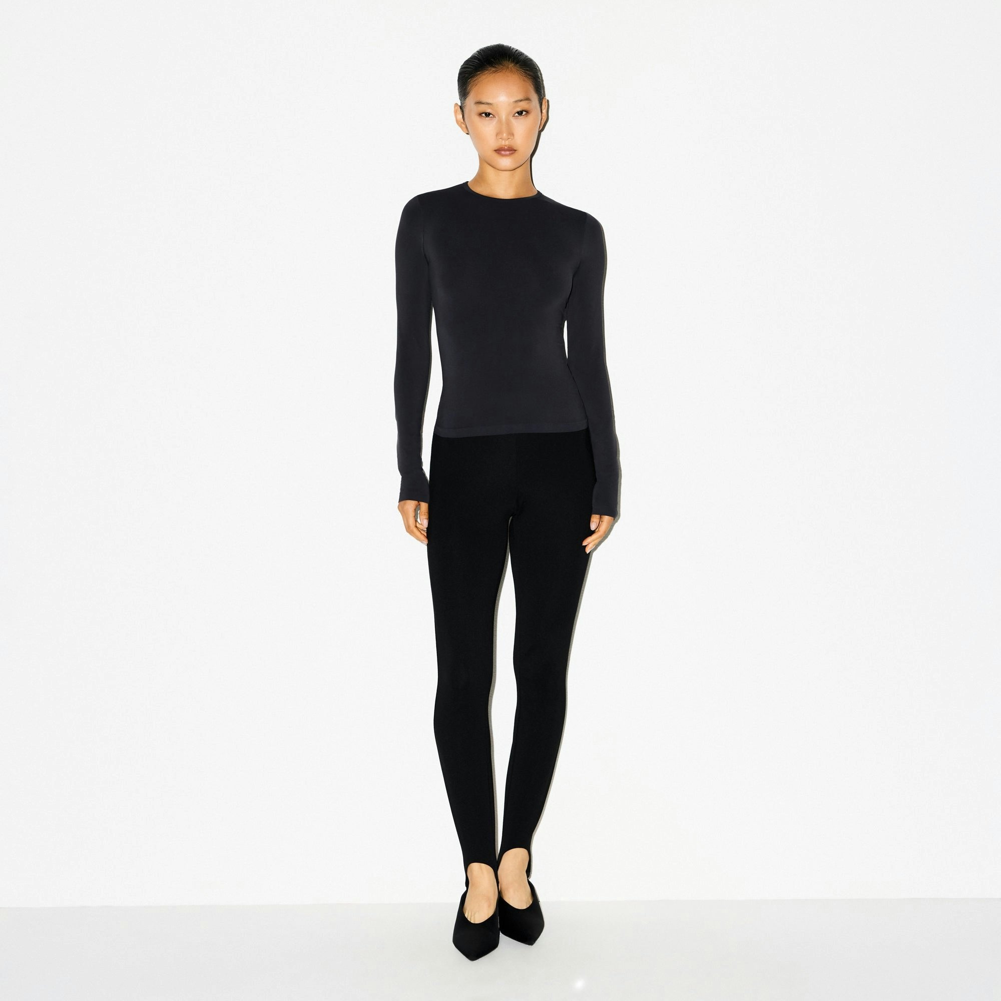 Skims Soft Smoothing Seamless Long Sleeve T-Shirt Onyx