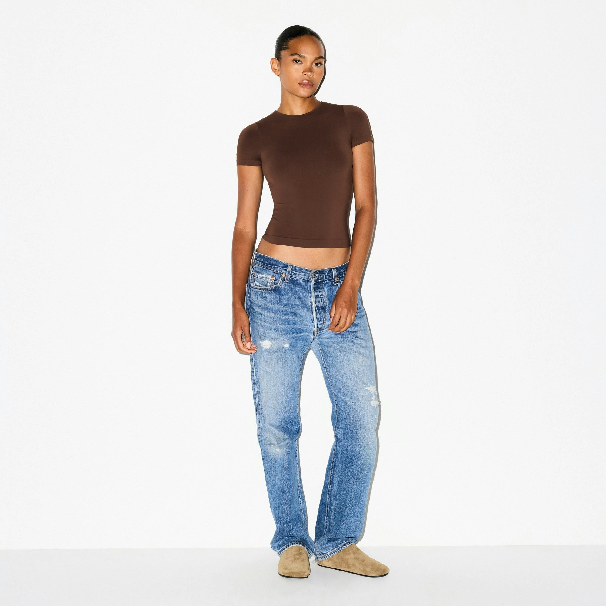 SOFT SMOOTHING SEAMLESS PADDED T-SHIRT