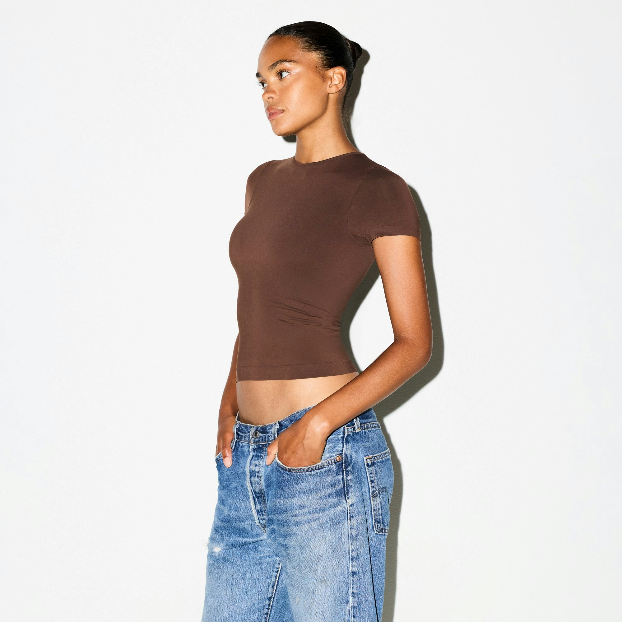 SOFT SMOOTHING SEAMLESS PADDED T-SHIRT