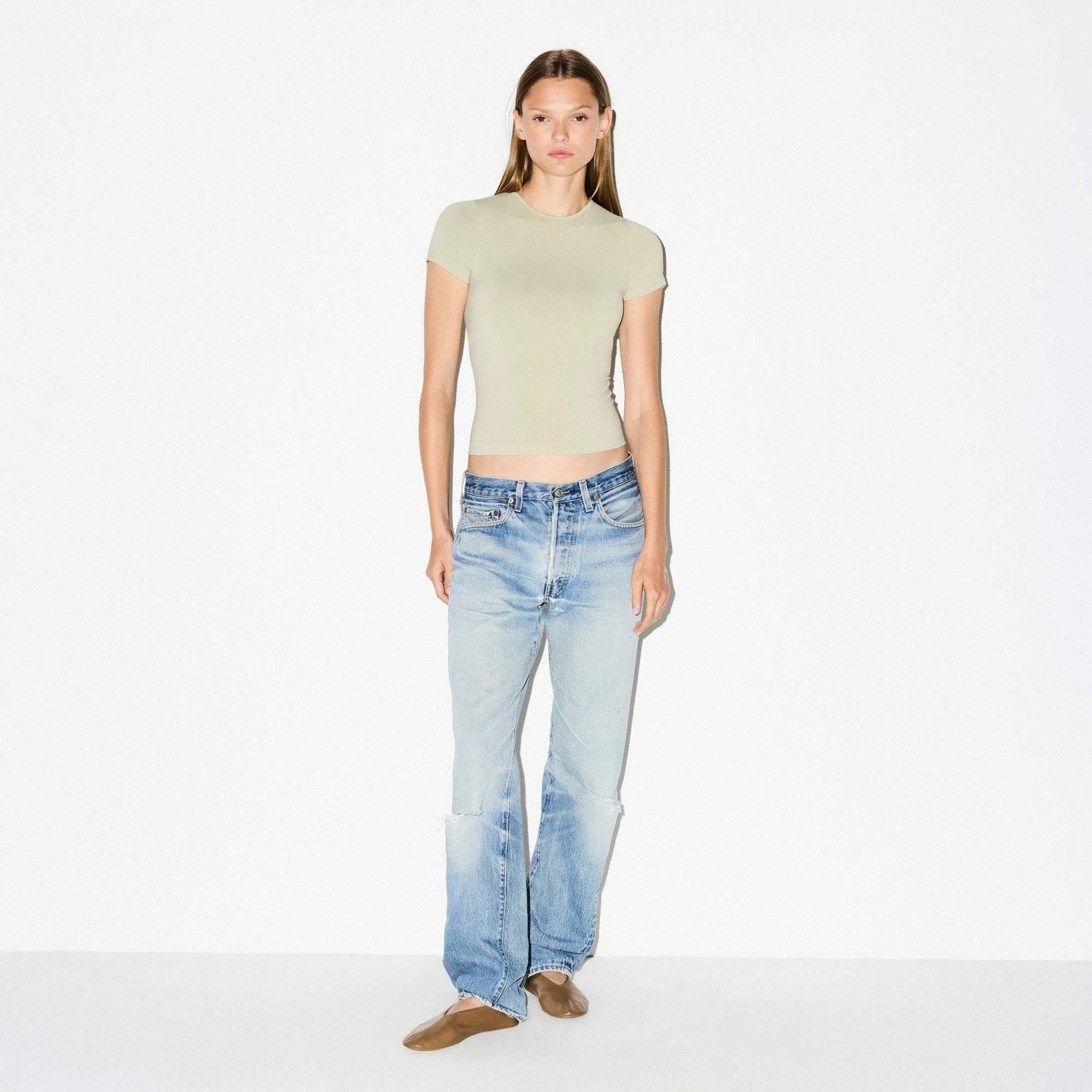 Skims Soft Smoothing Seamless Padded T-Shirt Elm