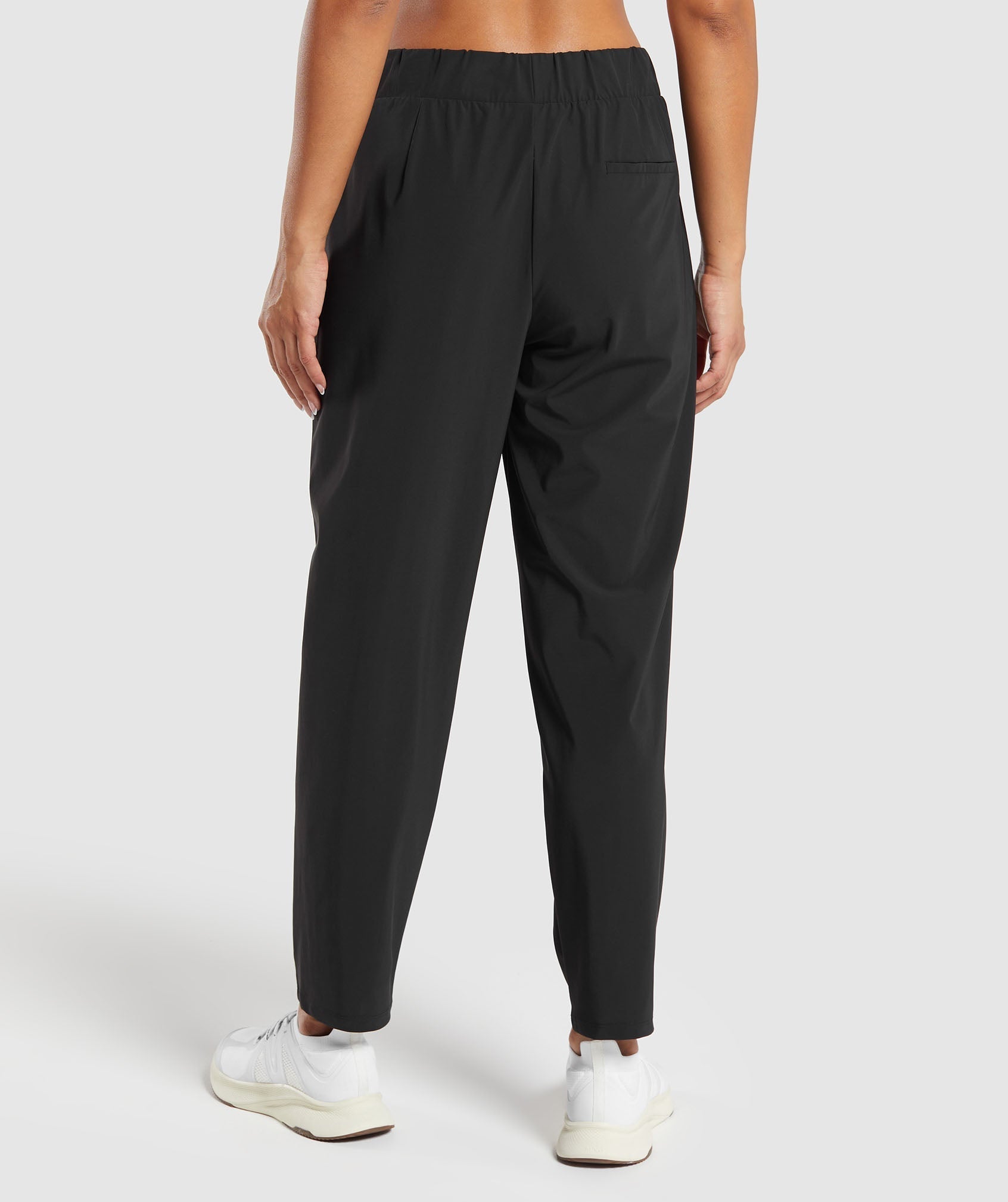Women's Gymshark Tapered Woven Pants Black
