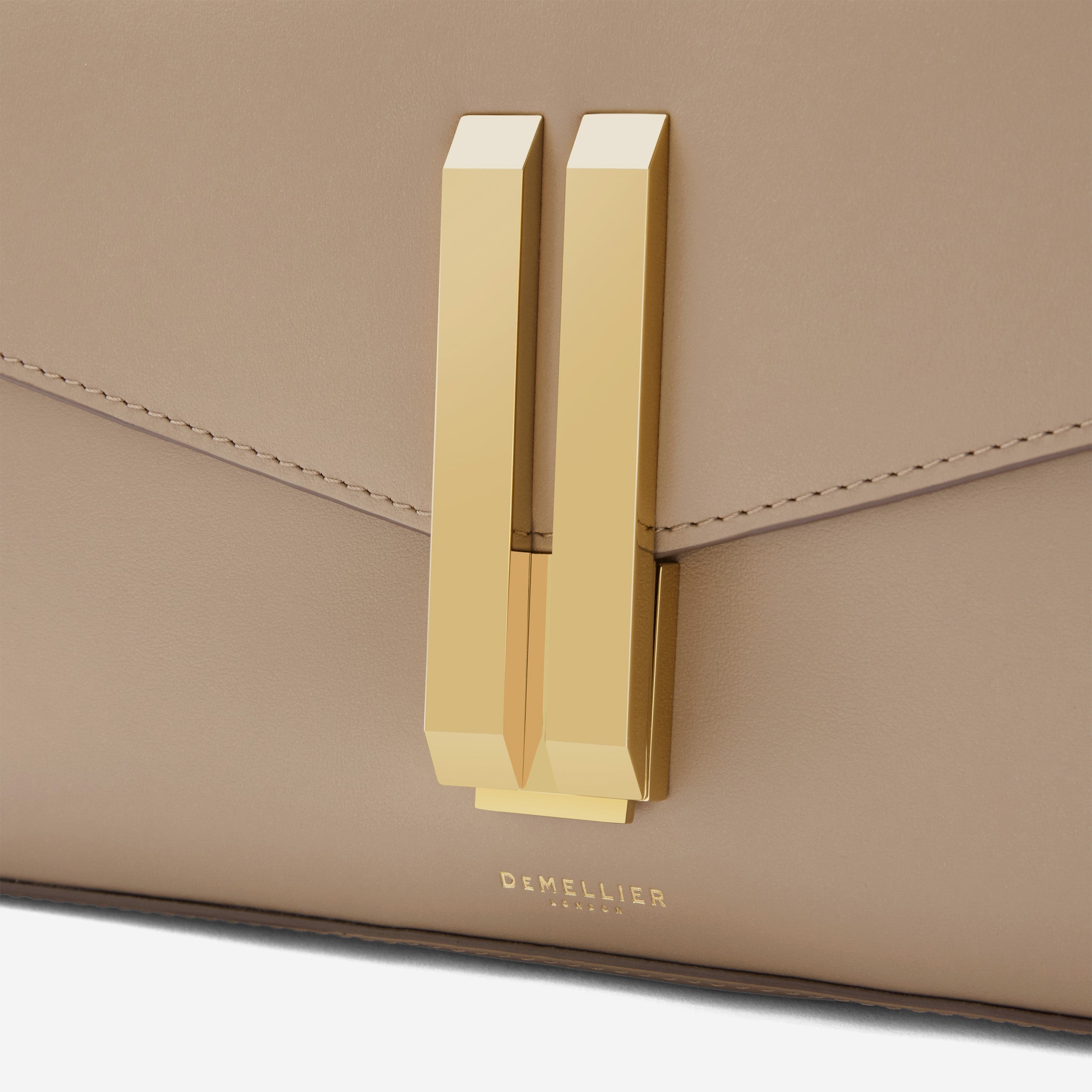 DeMellier The Vancouver Clutch dark sand smooth