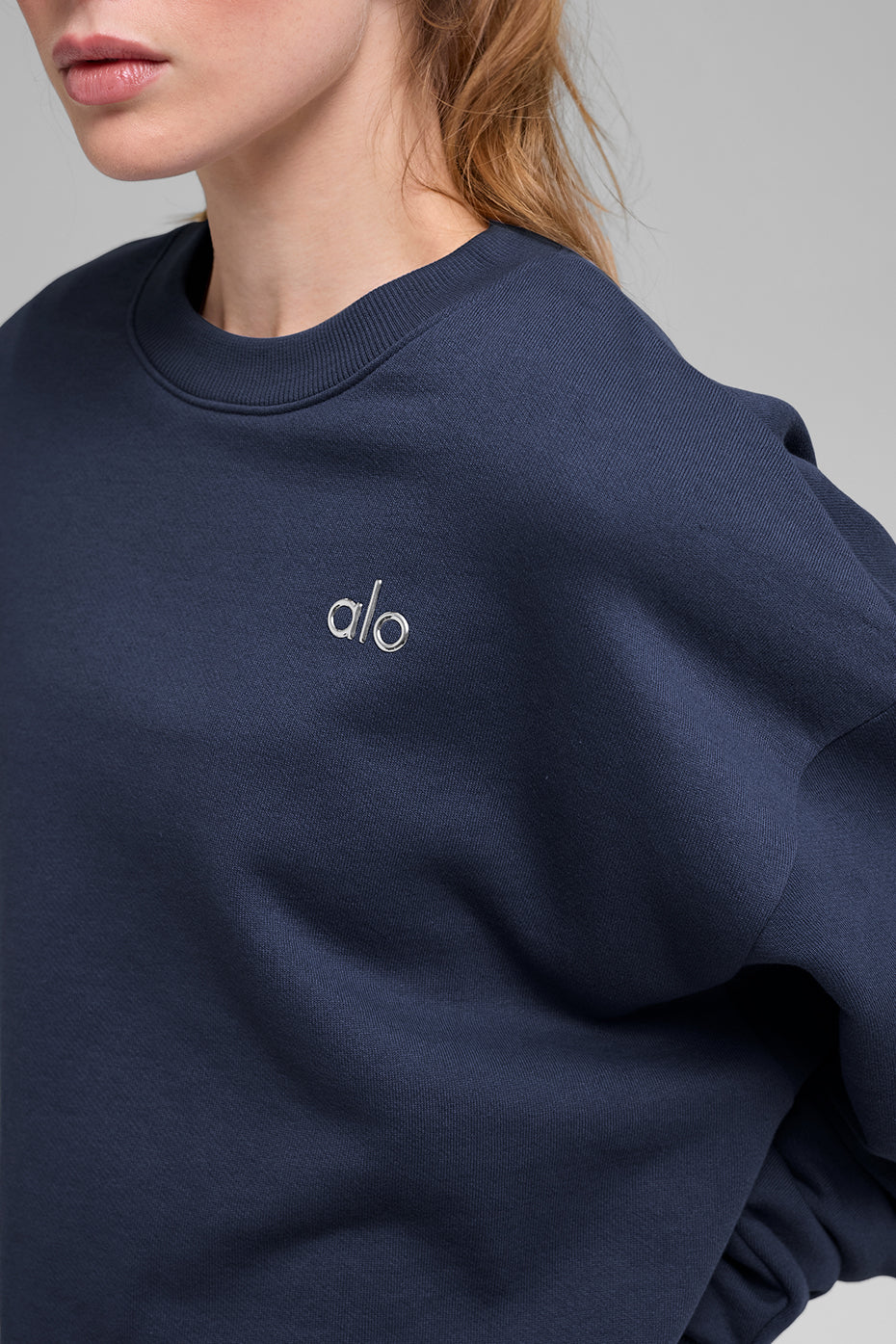 Alo Yoga Women'S Accolade Crew Neck Pullover
