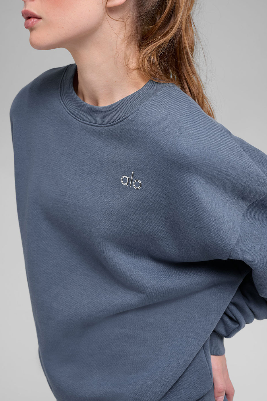 Alo Yoga Women'S Accolade Crew Neck Pullover