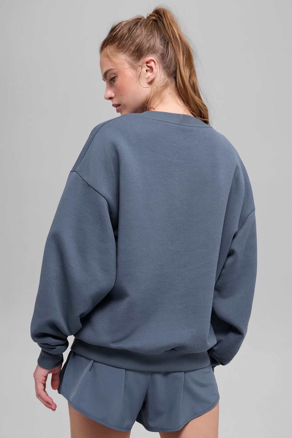 Alo Yoga Women'S Accolade Crew Neck Pullover
