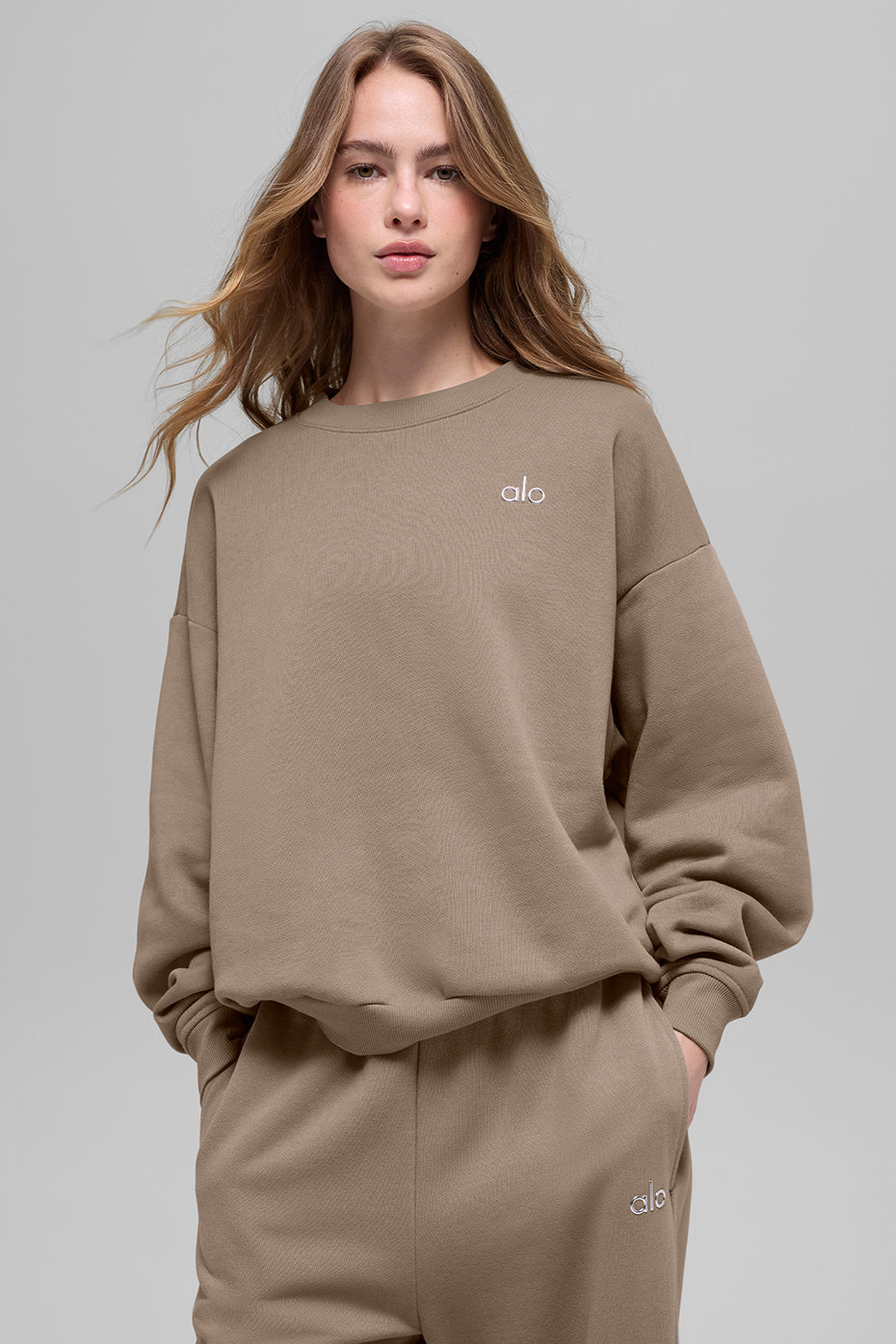 Alo Yoga Women'S Accolade Crew Neck Pullover