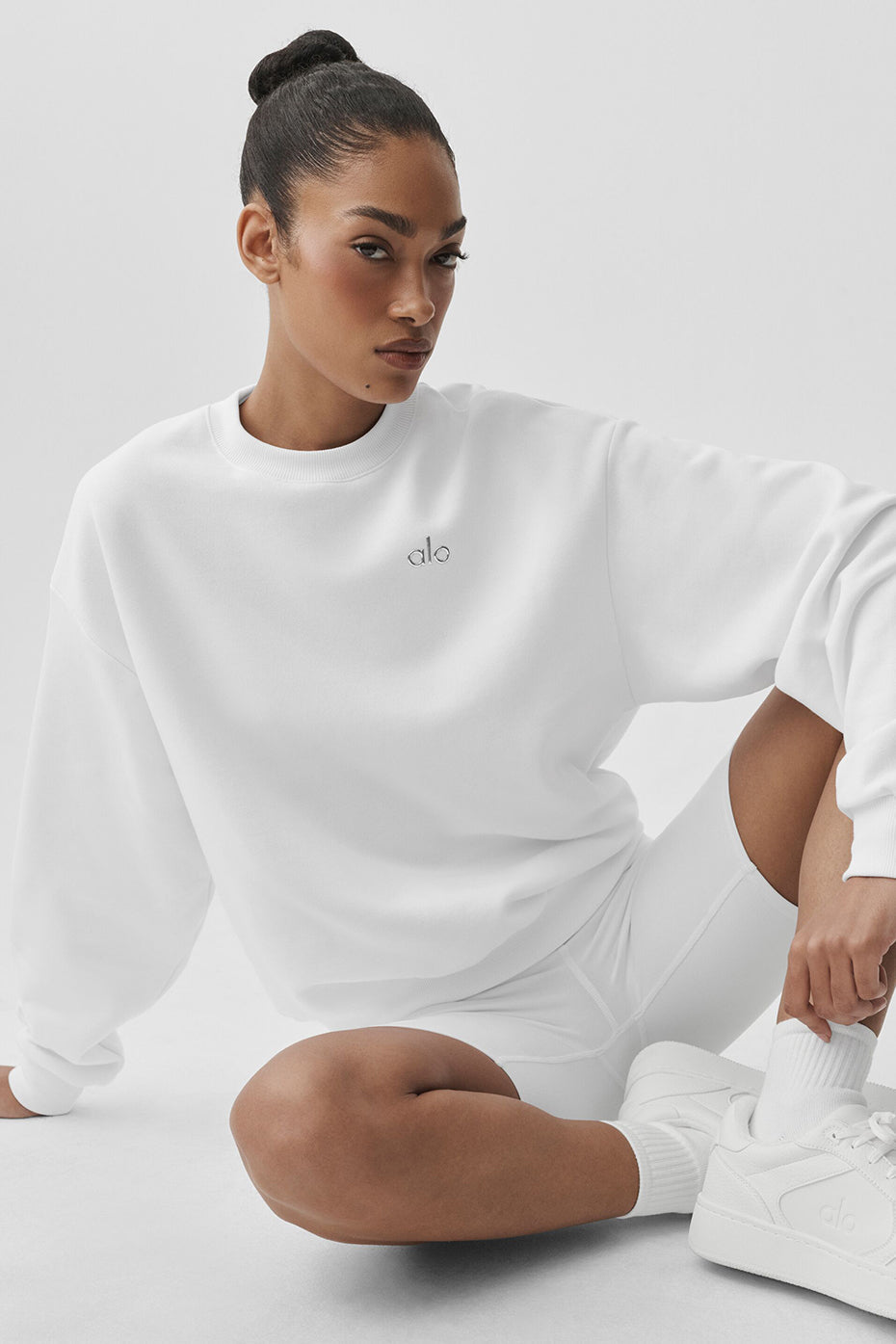 Alo Yoga Women'S Accolade Crew Neck Pullover
