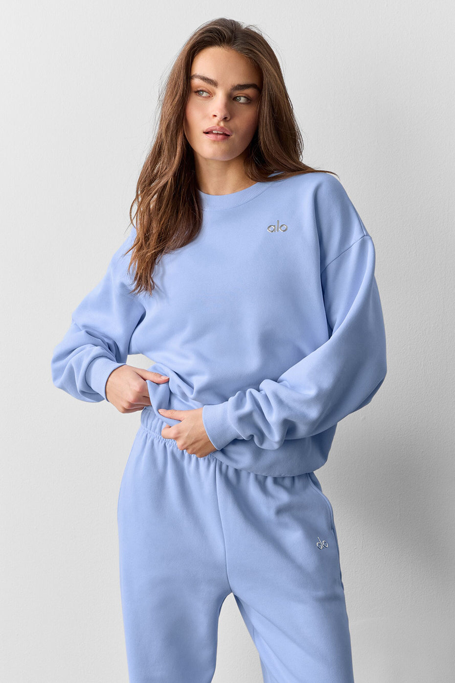 Alo Yoga Women'S Accolade Crew Neck Pullover