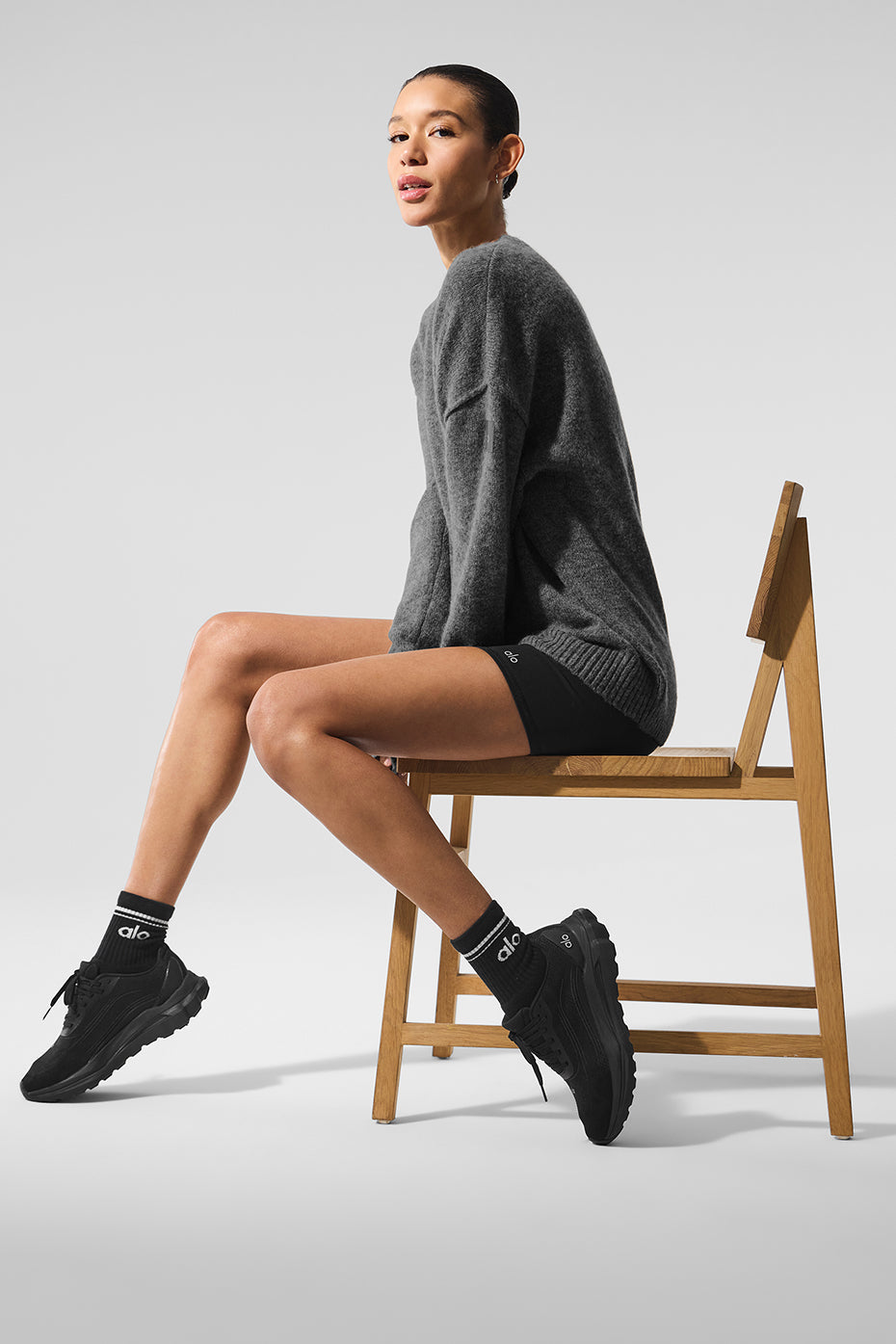 Alo Yoga Women'S Unisex Wool Cashmere New Class Crewneck Sweater