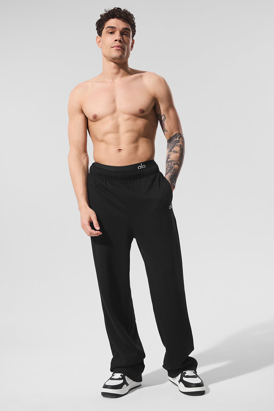 Alo Yoga Accolade Straight Leg Sweatpant