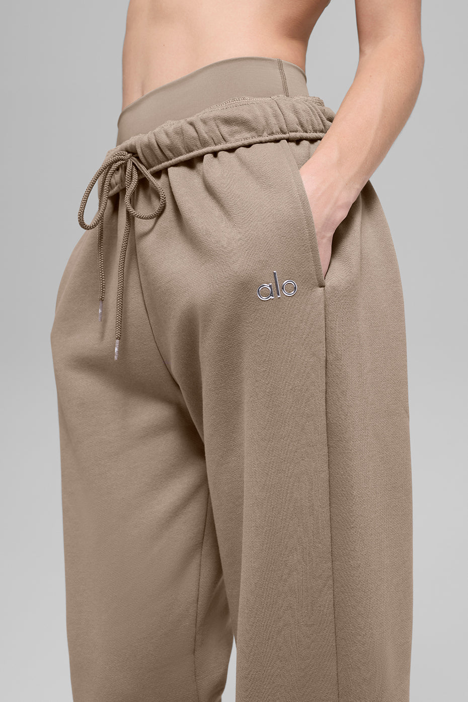 Alo Yoga Women'S Accolade Straight Leg Sweatpant