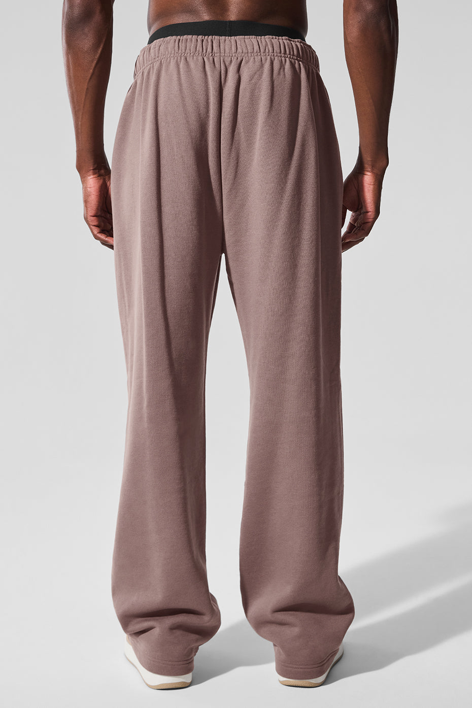 Alo Yoga Accolade Straight Leg Sweatpant