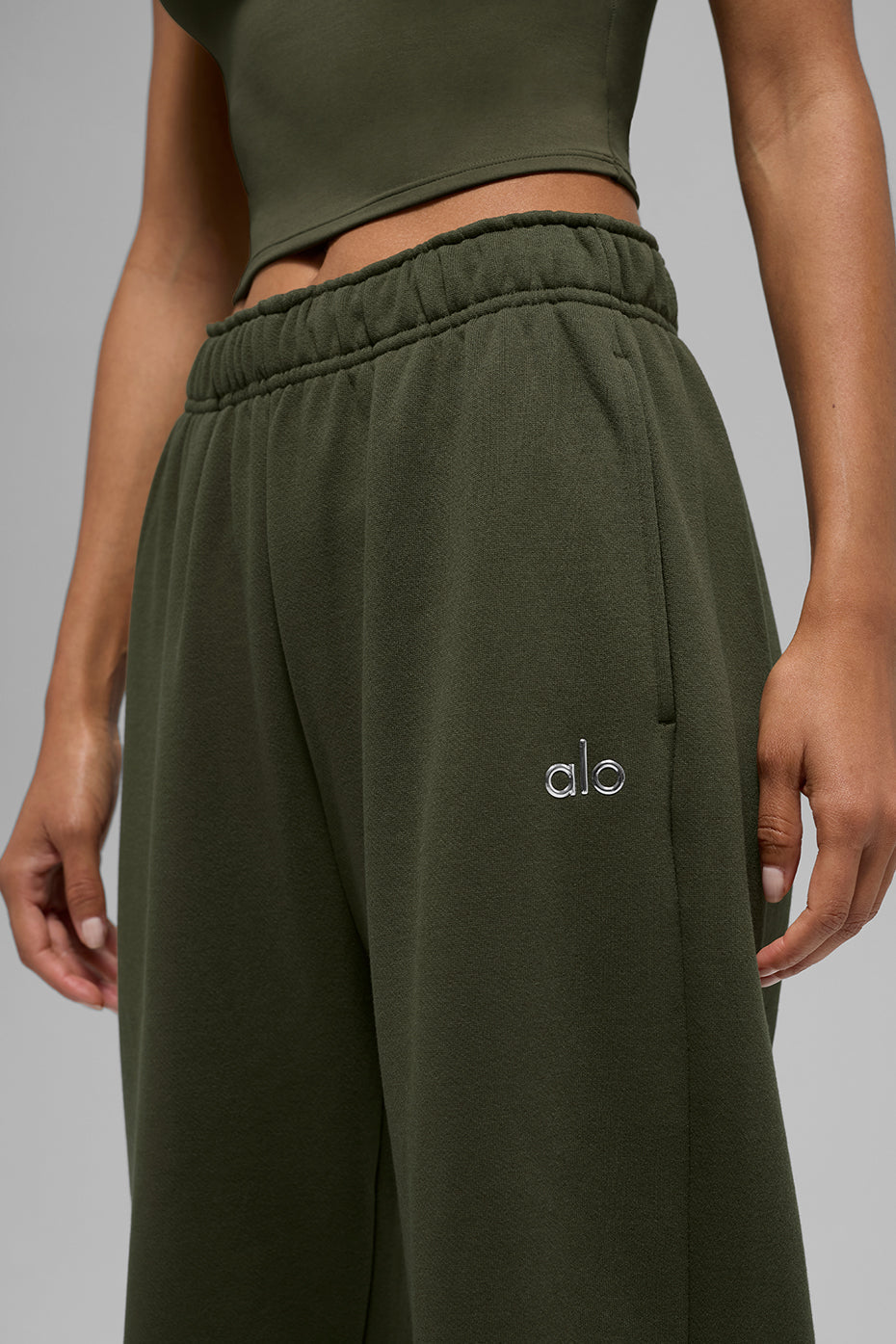 Alo Yoga Women'S Accolade Straight Leg Sweatpant