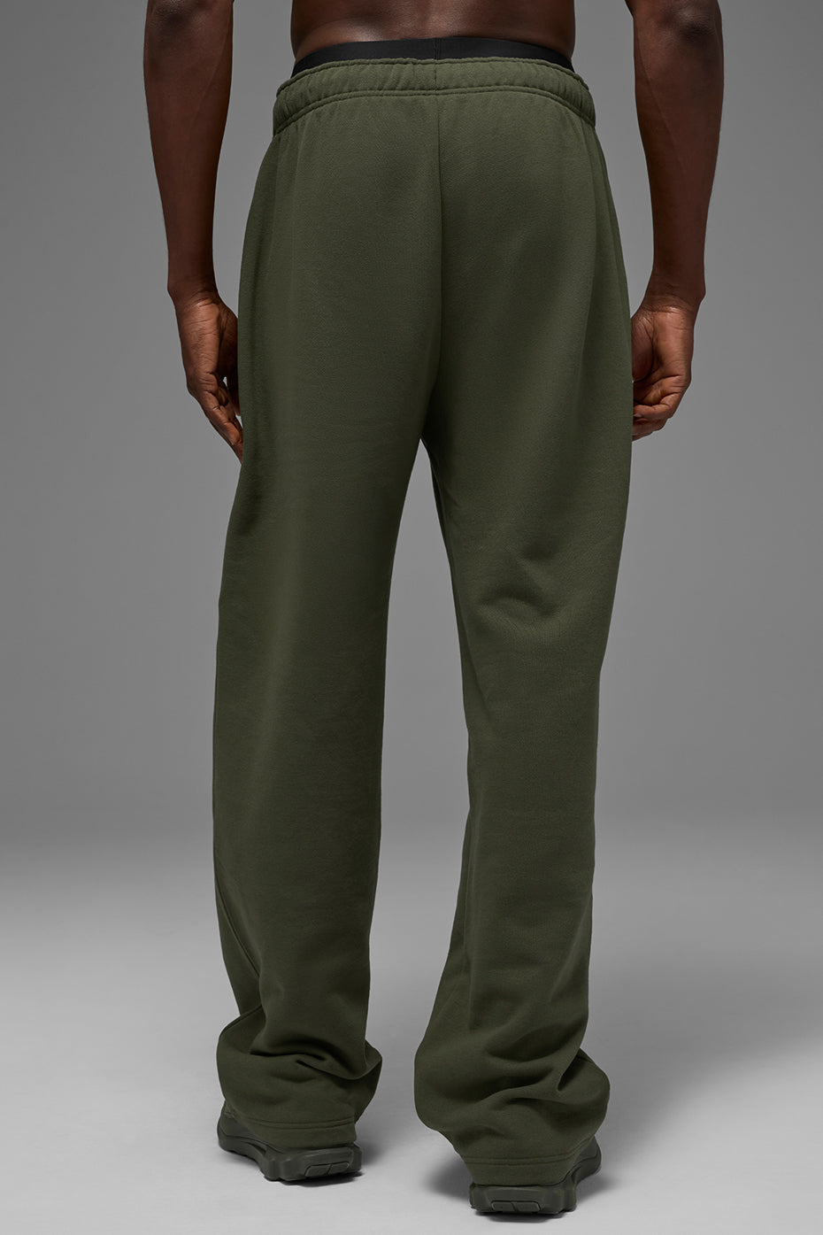 Alo Yoga Accolade Straight Leg Sweatpant