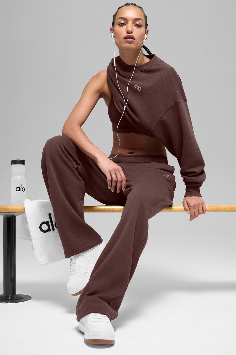 Alo Yoga Women'S Accolade Straight Leg Sweatpant