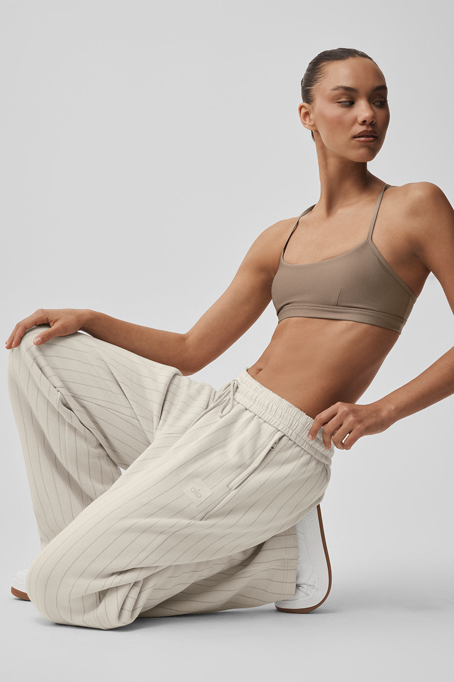 Alo Yoga Women'S Pinstripe Straight Leg Sweatpant