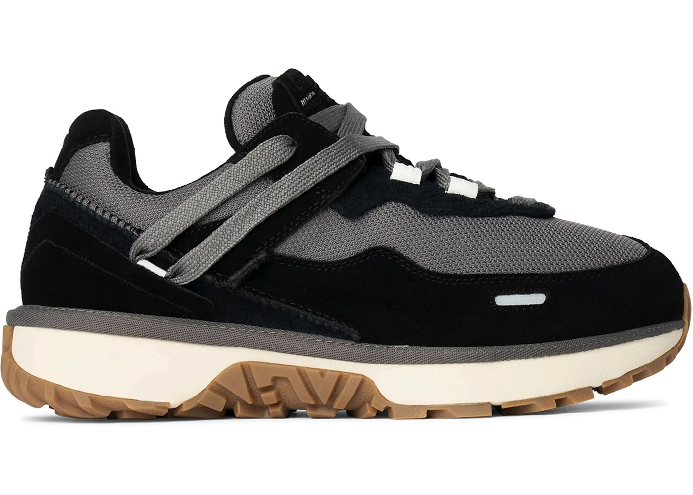 ugg retrofi low black