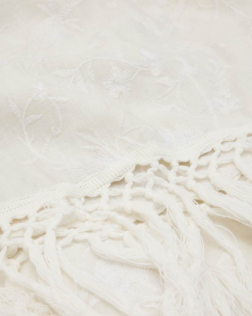 #color_ecru-white