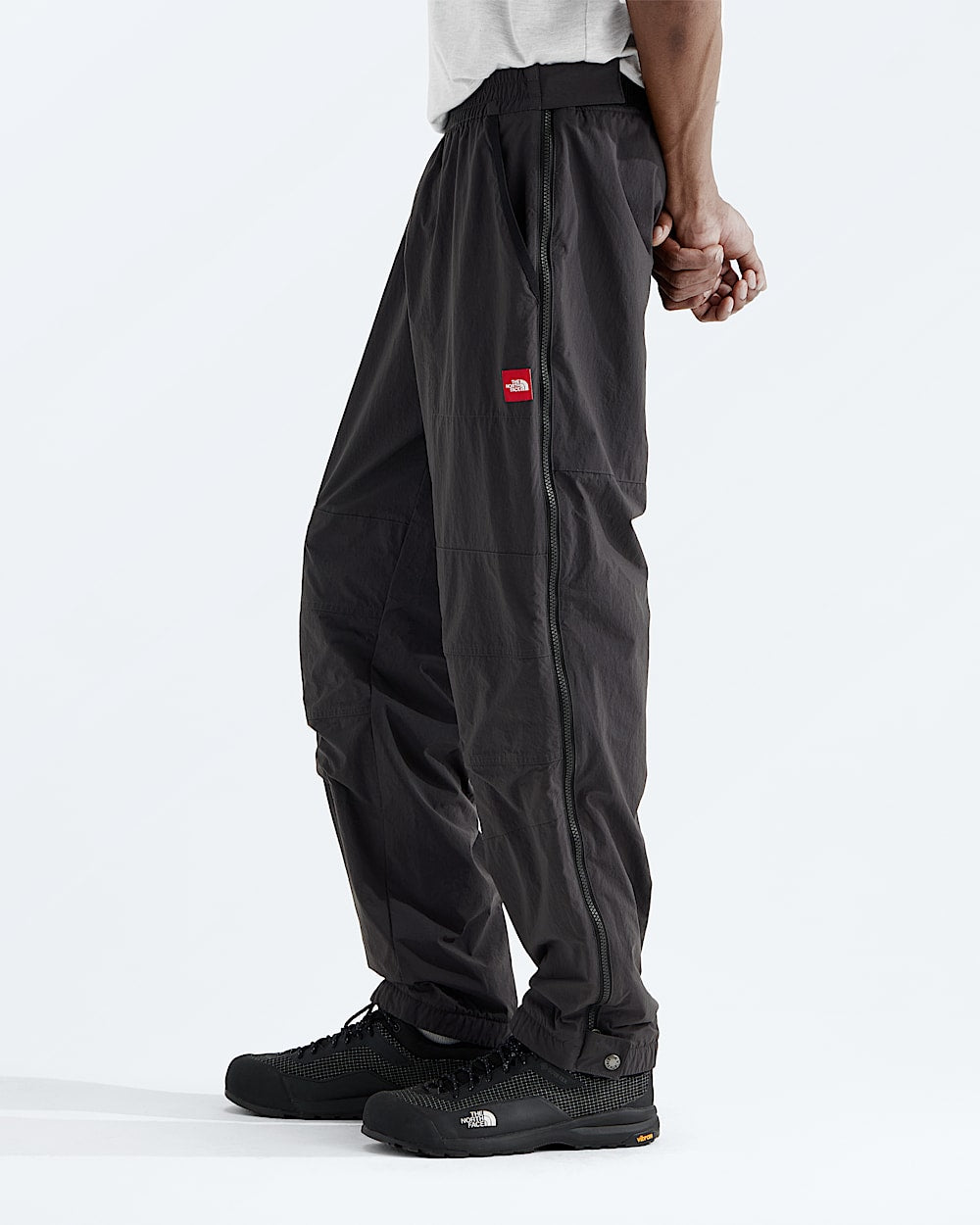 The North Face Unisex TNF™ Red Box Full-Zip Pants