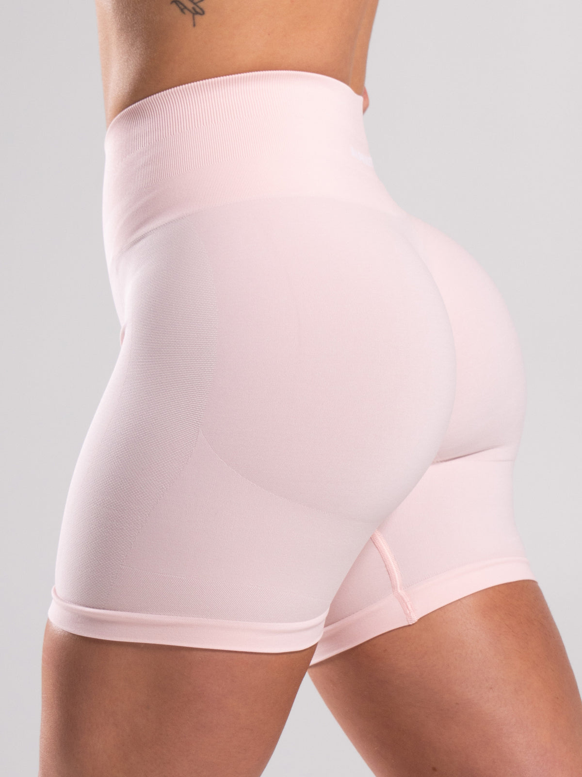 Alphalete Women's Pump High Rise Short