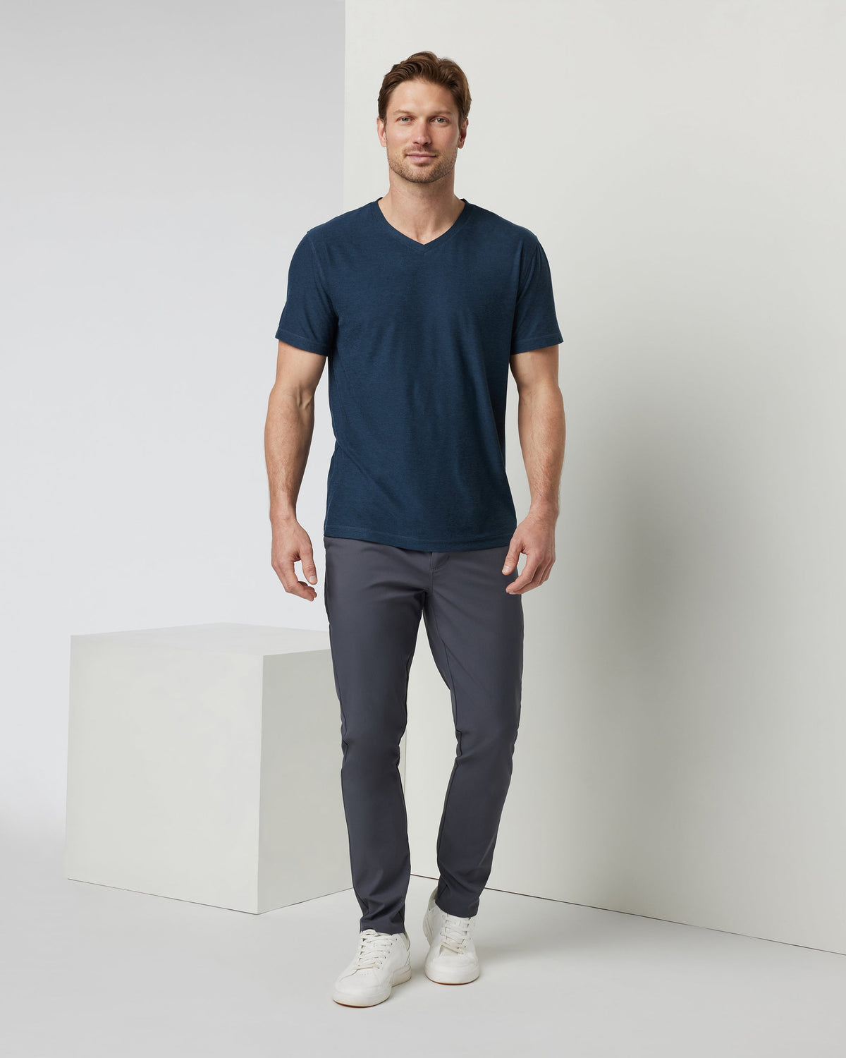 Vuori Strato Tech Vneck Tee