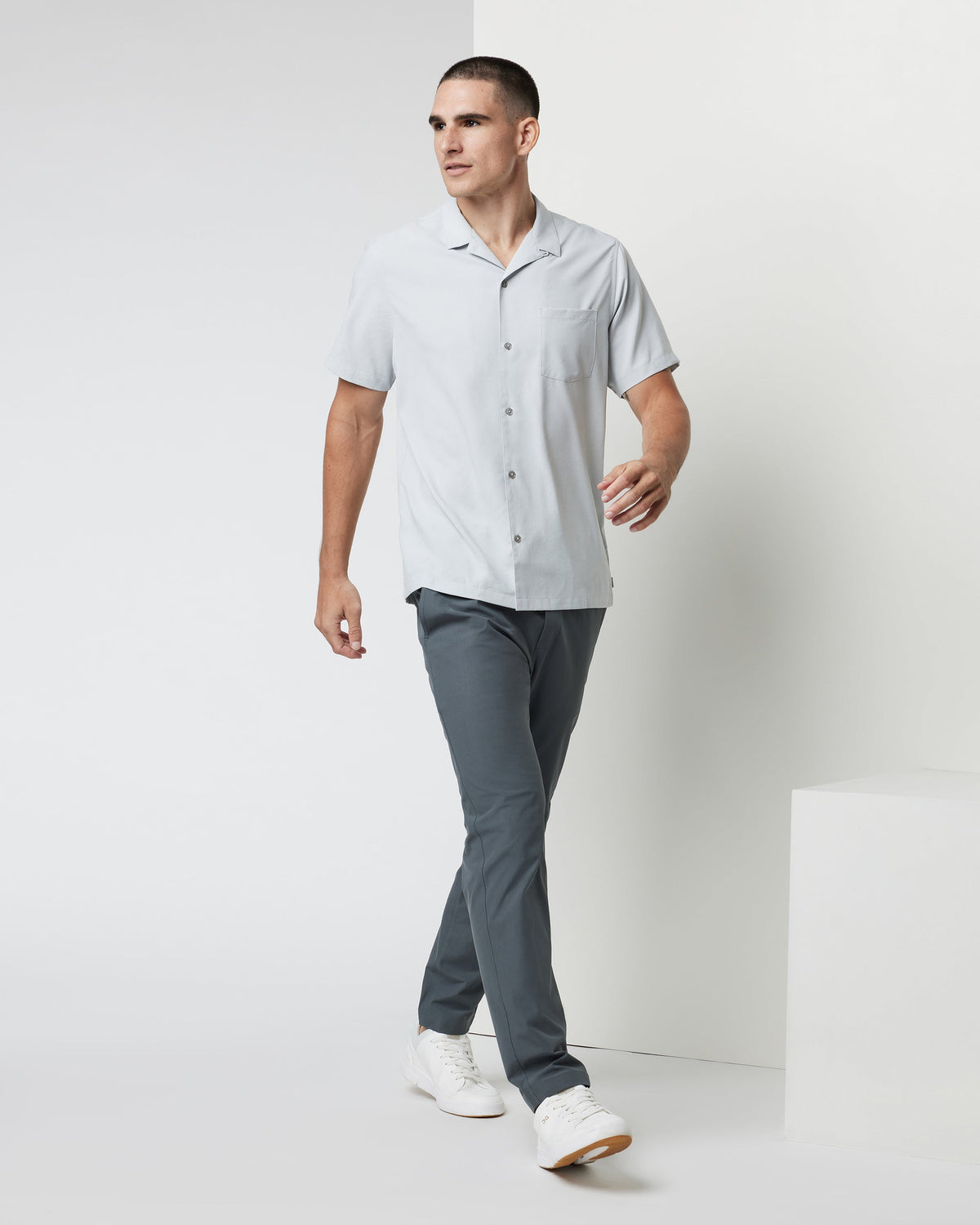Vuori Seaport Button Down