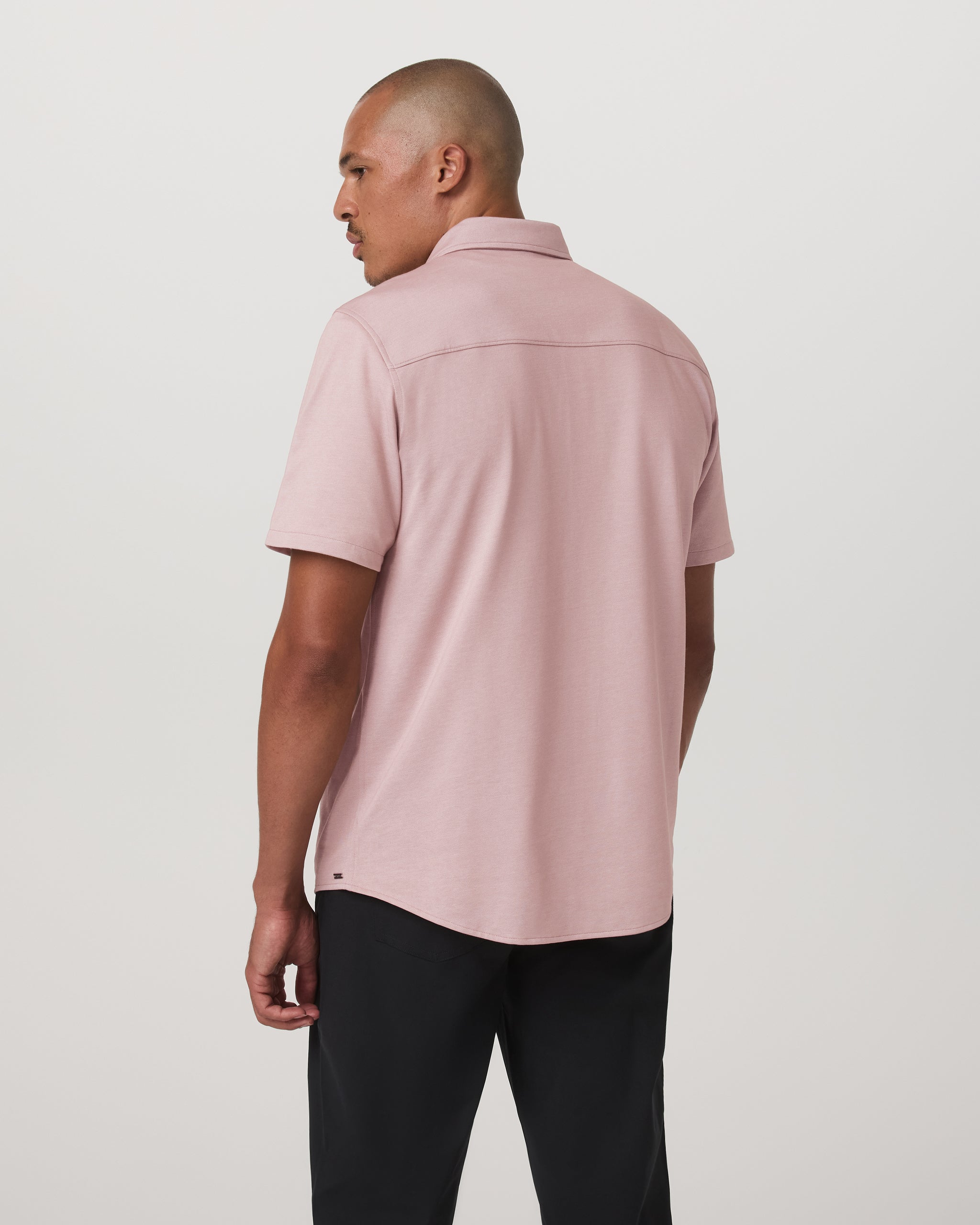 Vuori Short Sleeve Knit Oxford Button Down Classic Fit