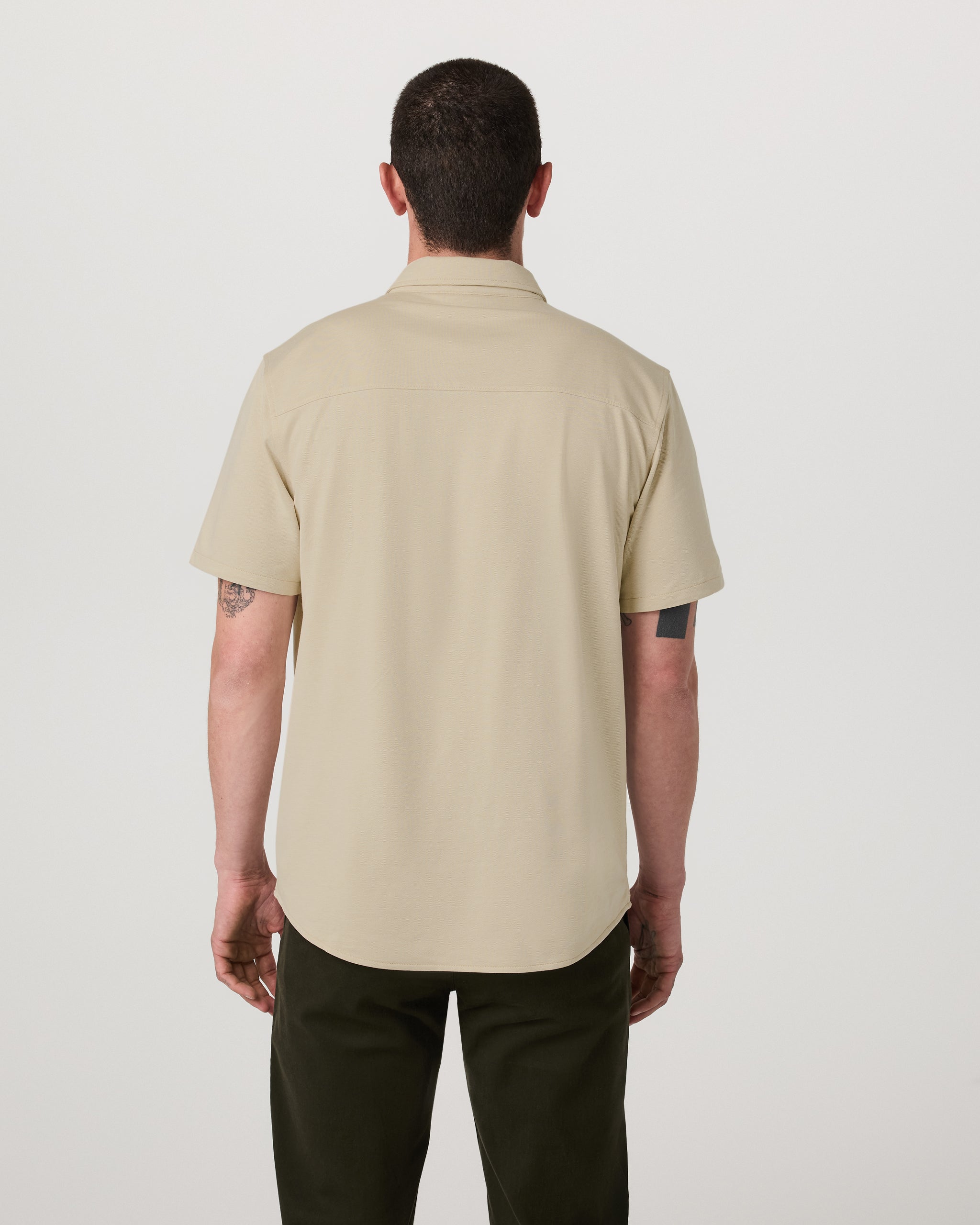 Vuori Short Sleeve Knit Oxford Button Down Classic Fit