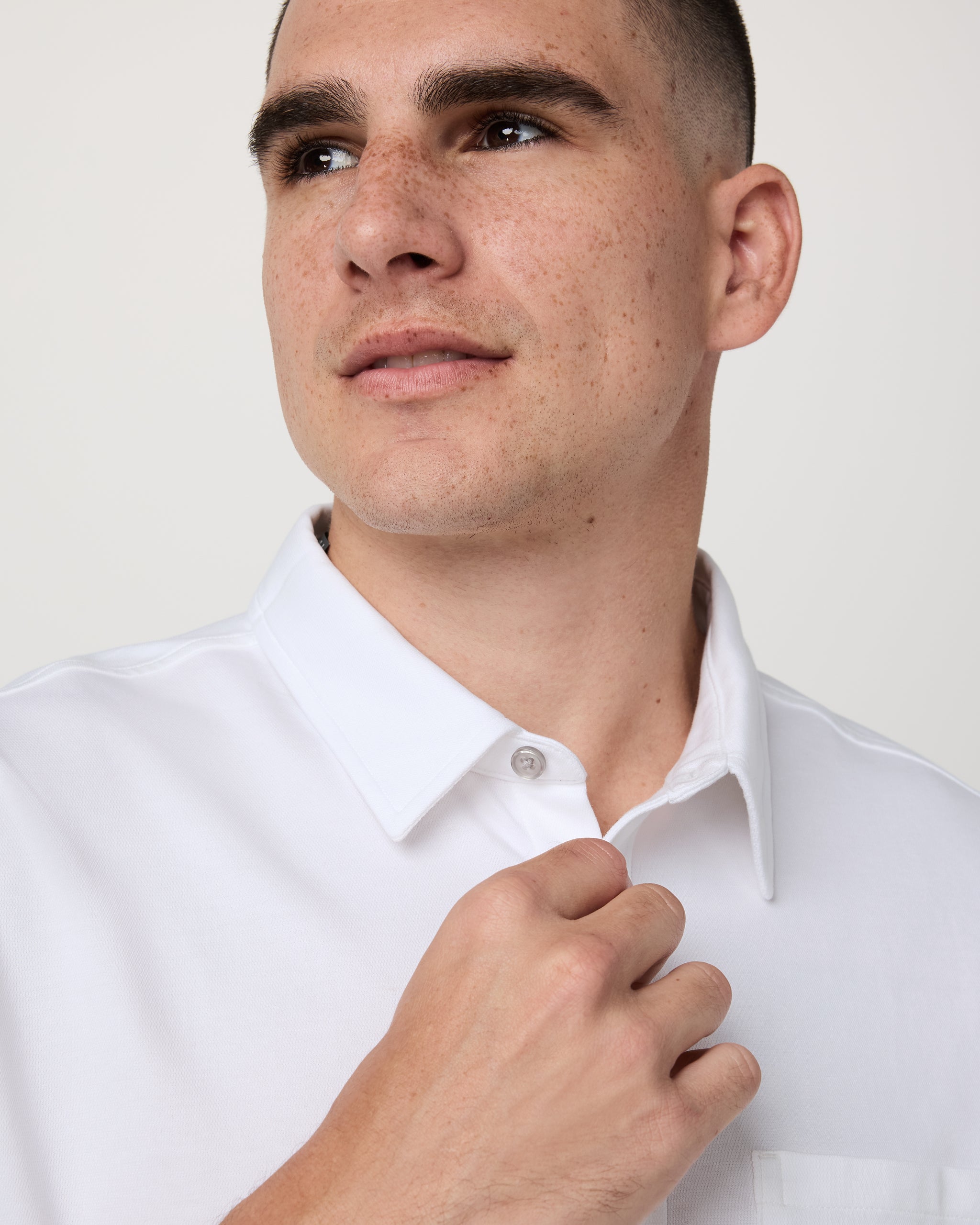 Vuori Short Sleeve Knit Oxford Button Down Classic Fit