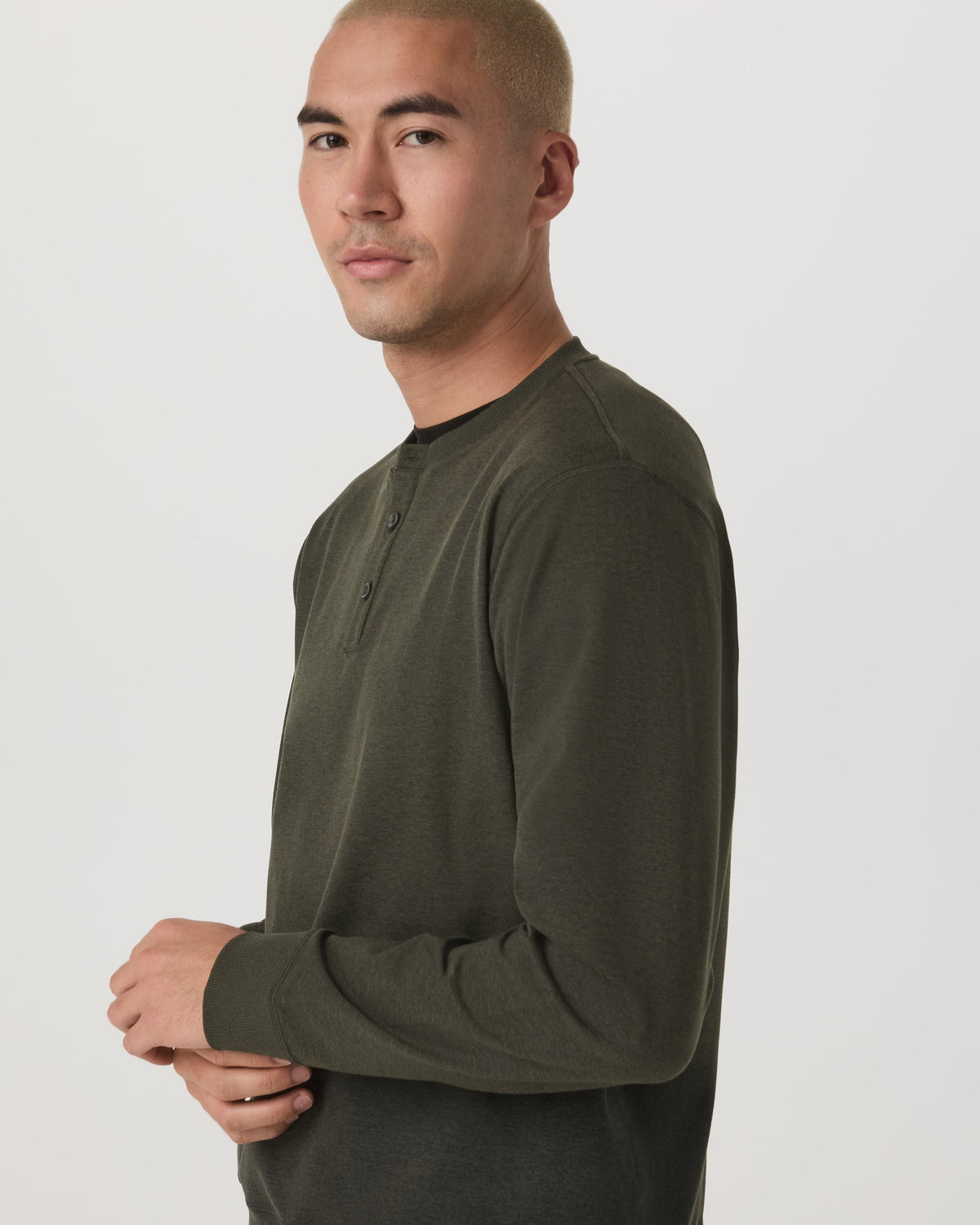 Vuori Long Sleeve Coronado Henley Relaxed Fit