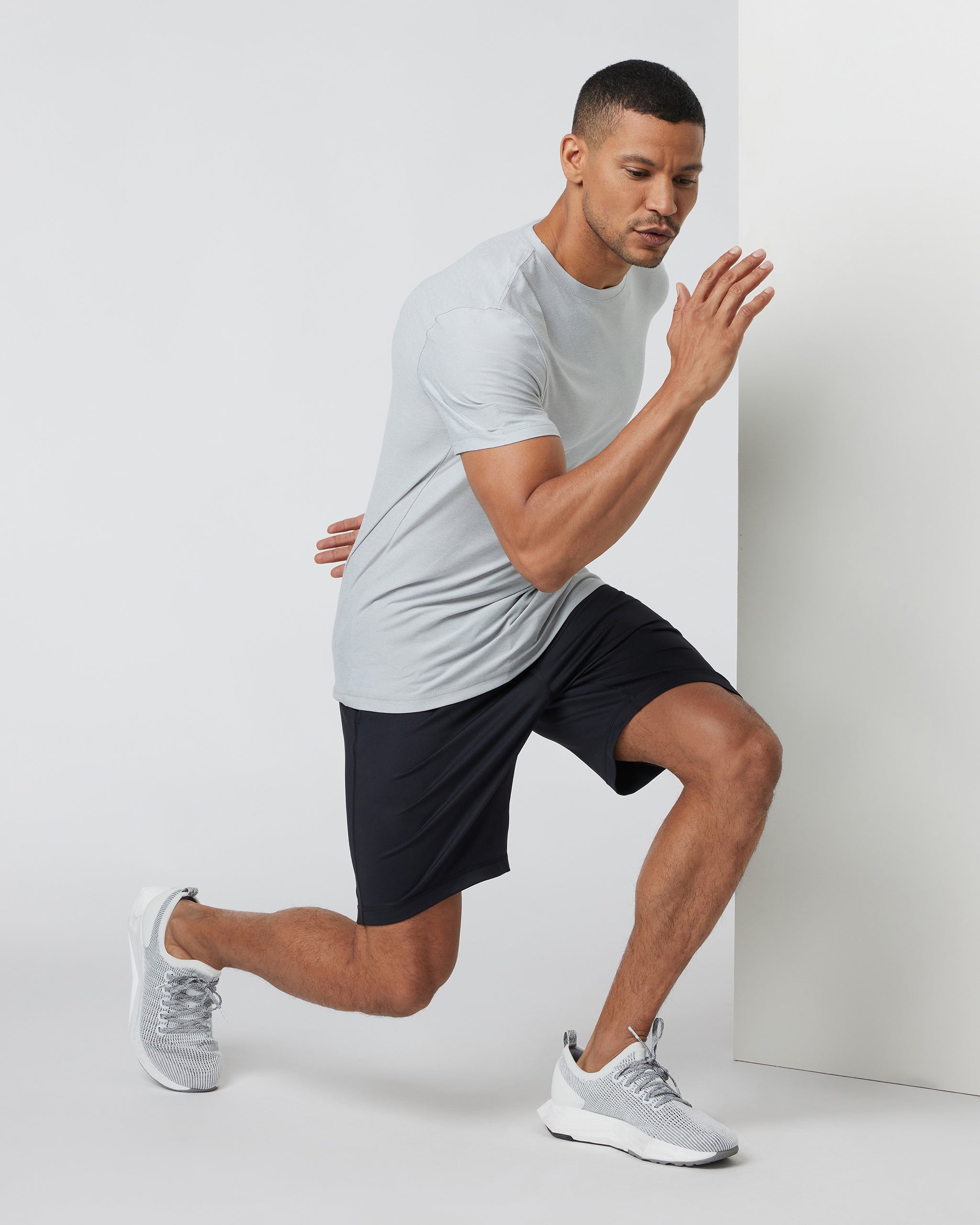 Vuori Sunday Performance Short 8