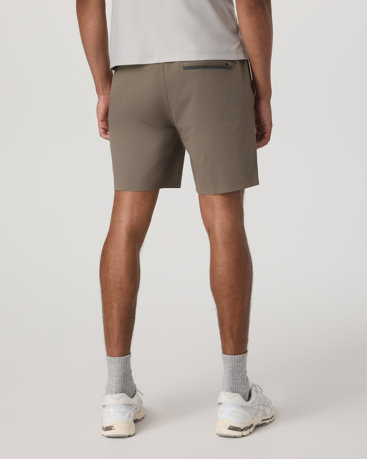 Vuori Grafton Short Unlined 7