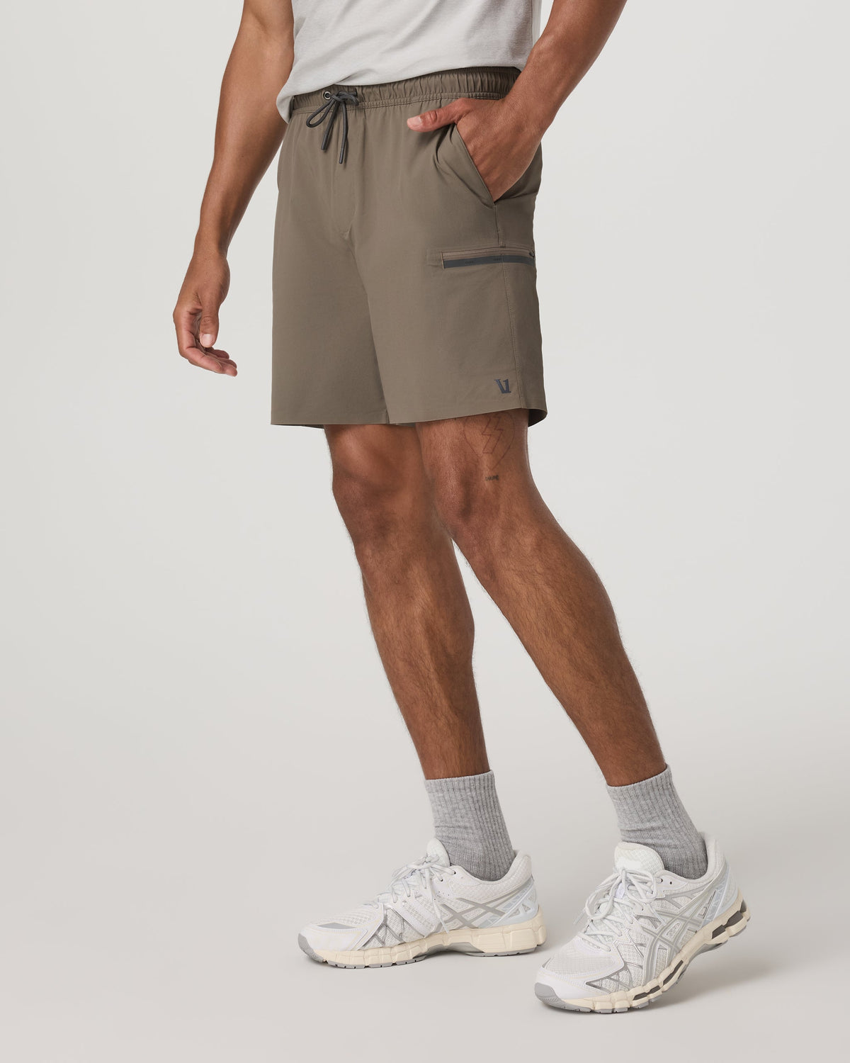 Vuori Grafton Short Unlined 7